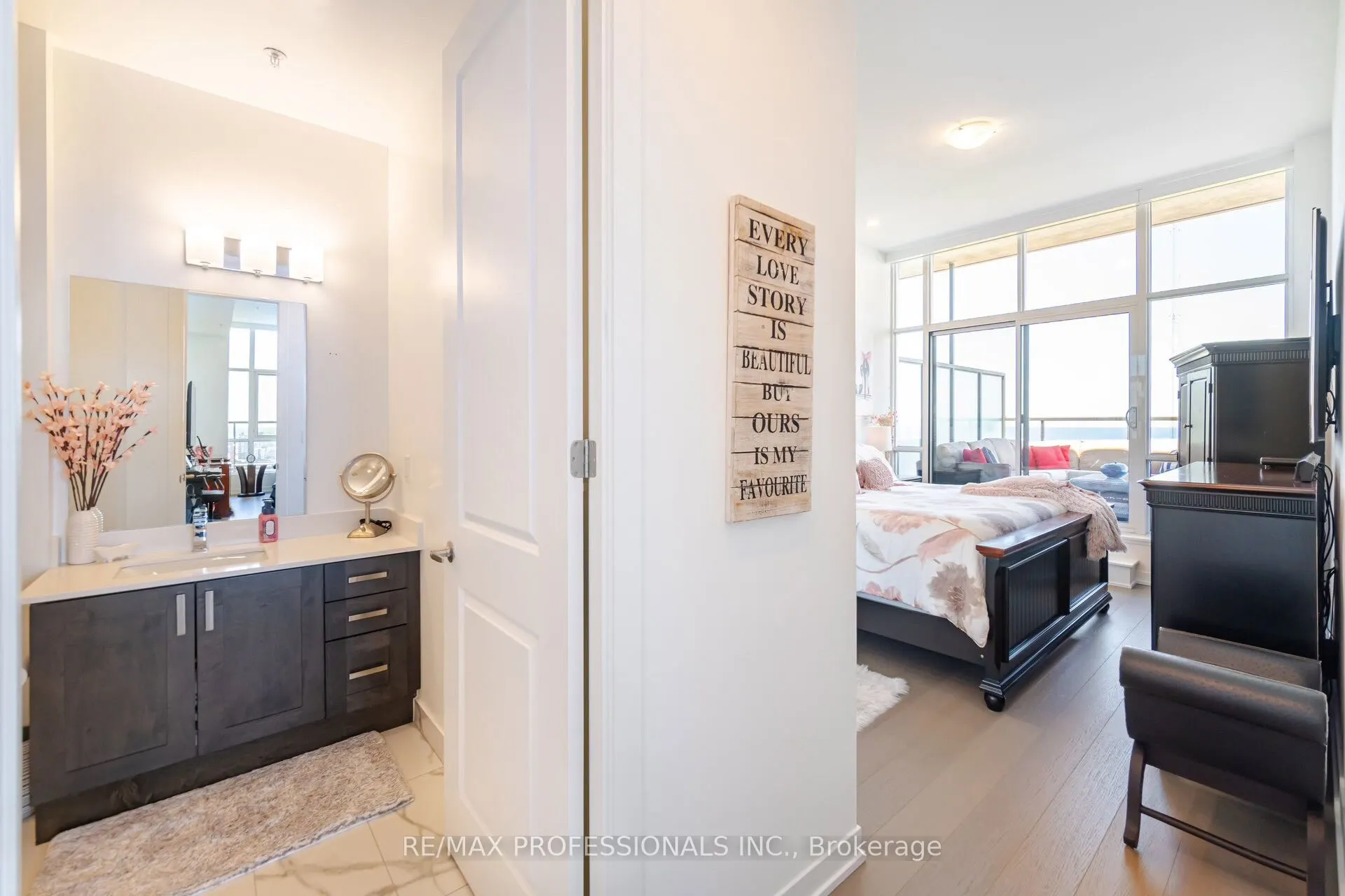 550 North Service Road, #PH1504