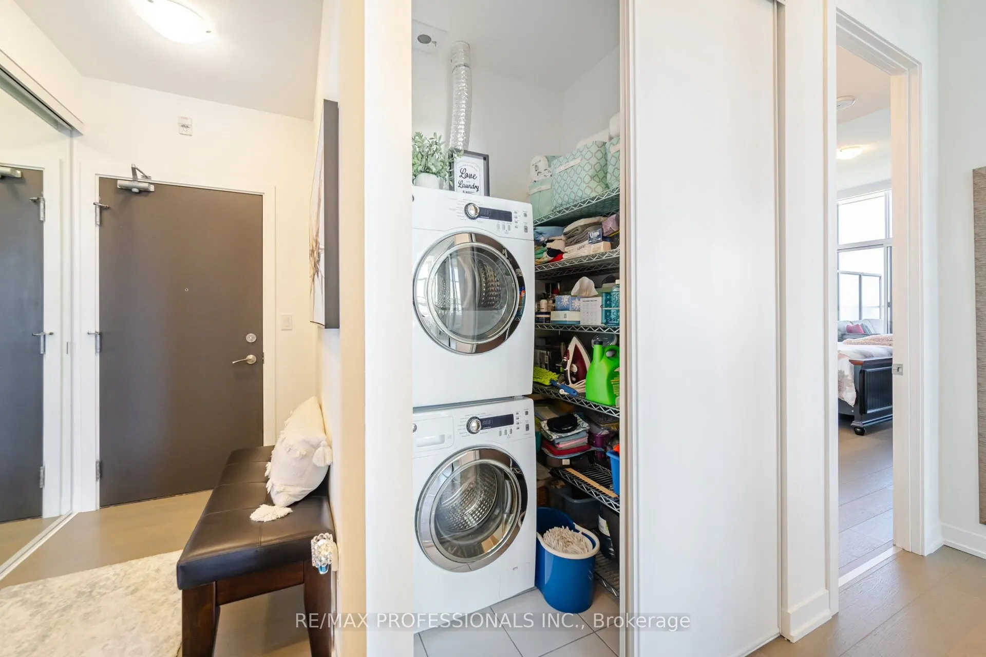550 North Service Road, #PH1504
