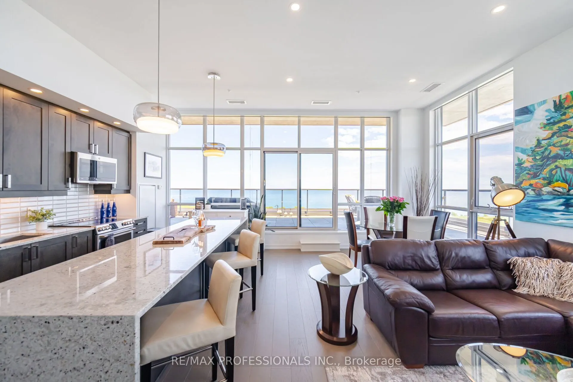 550 North Service Road, #PH1504