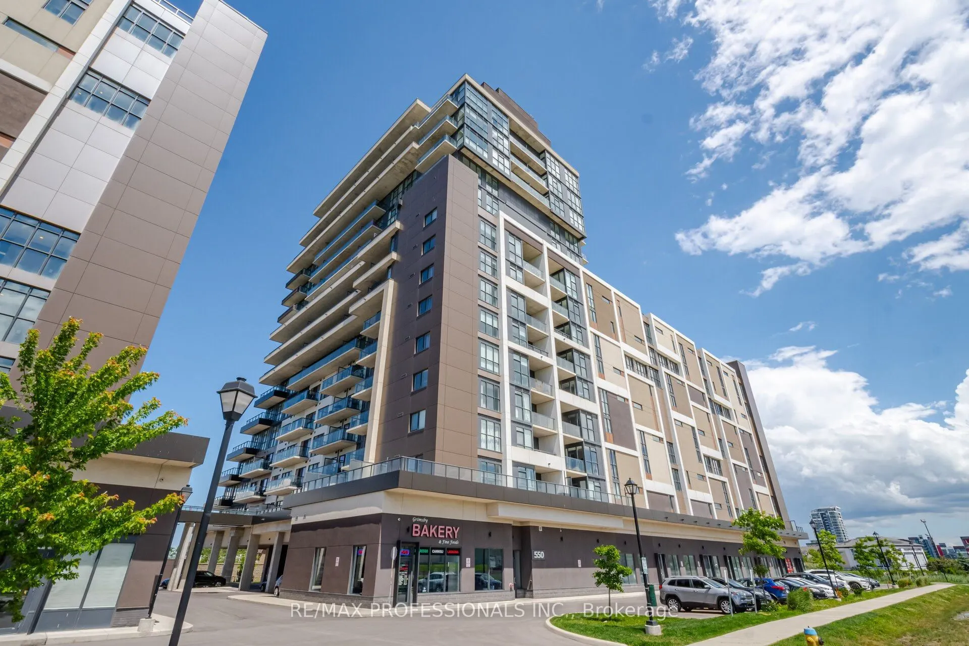 550 North Service Road, #PH1504