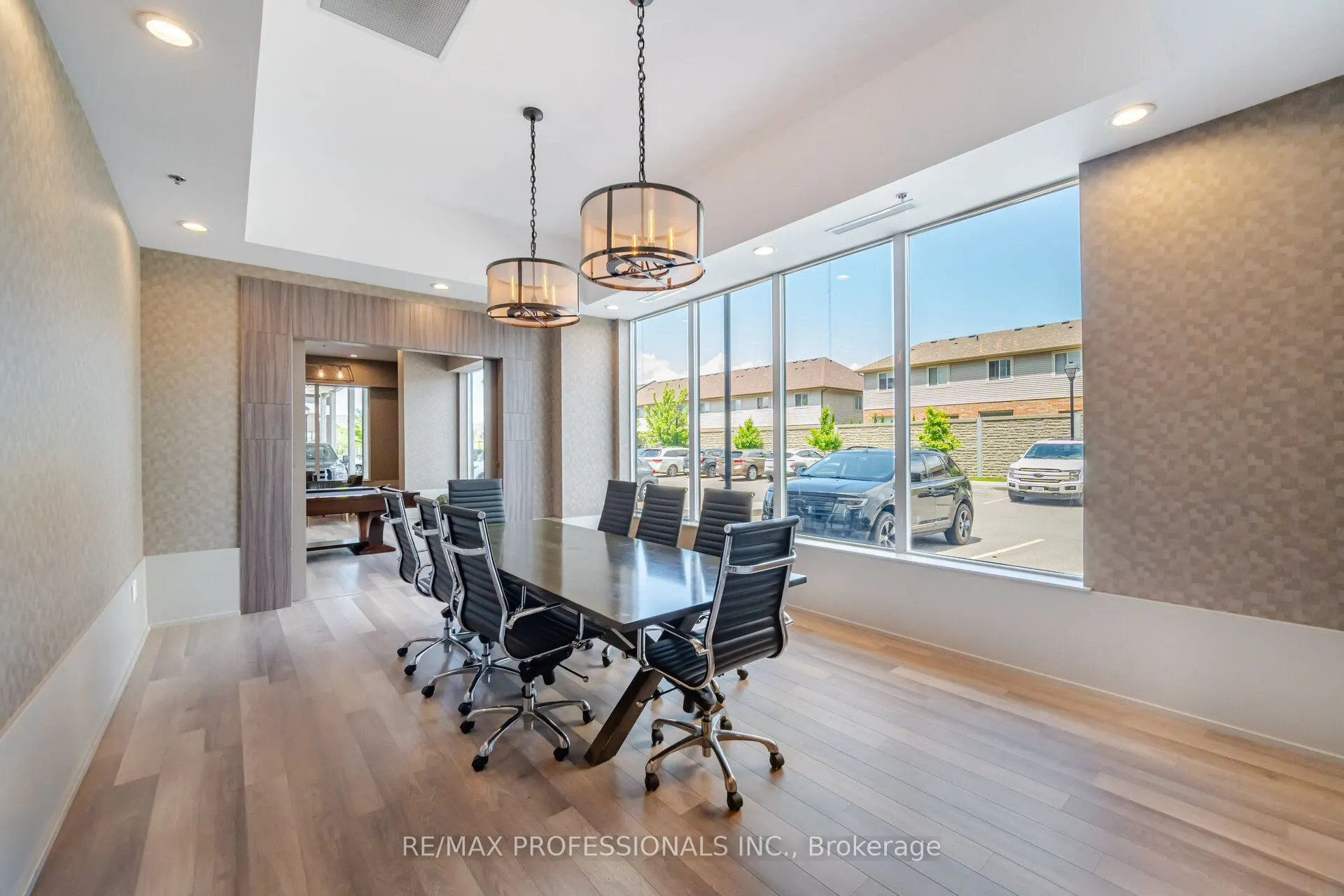 550 North Service Road, #PH1504