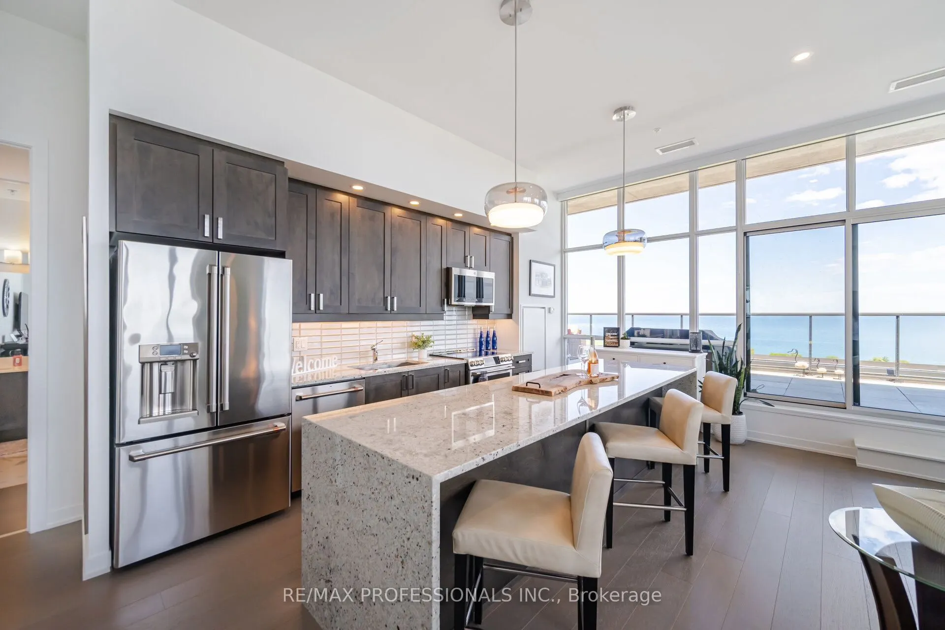 550 North Service Road, #PH1504