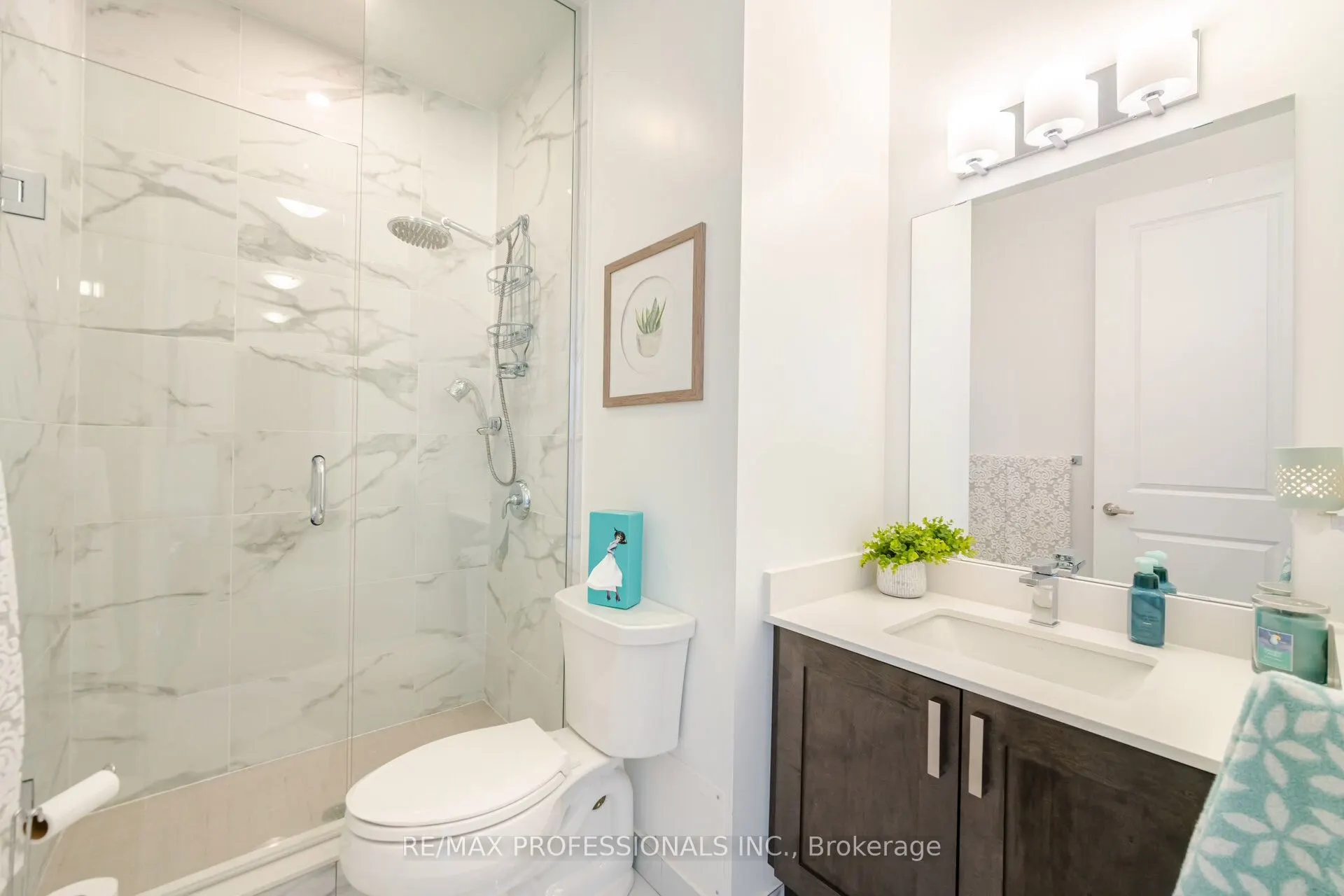 550 North Service Road, #PH1504