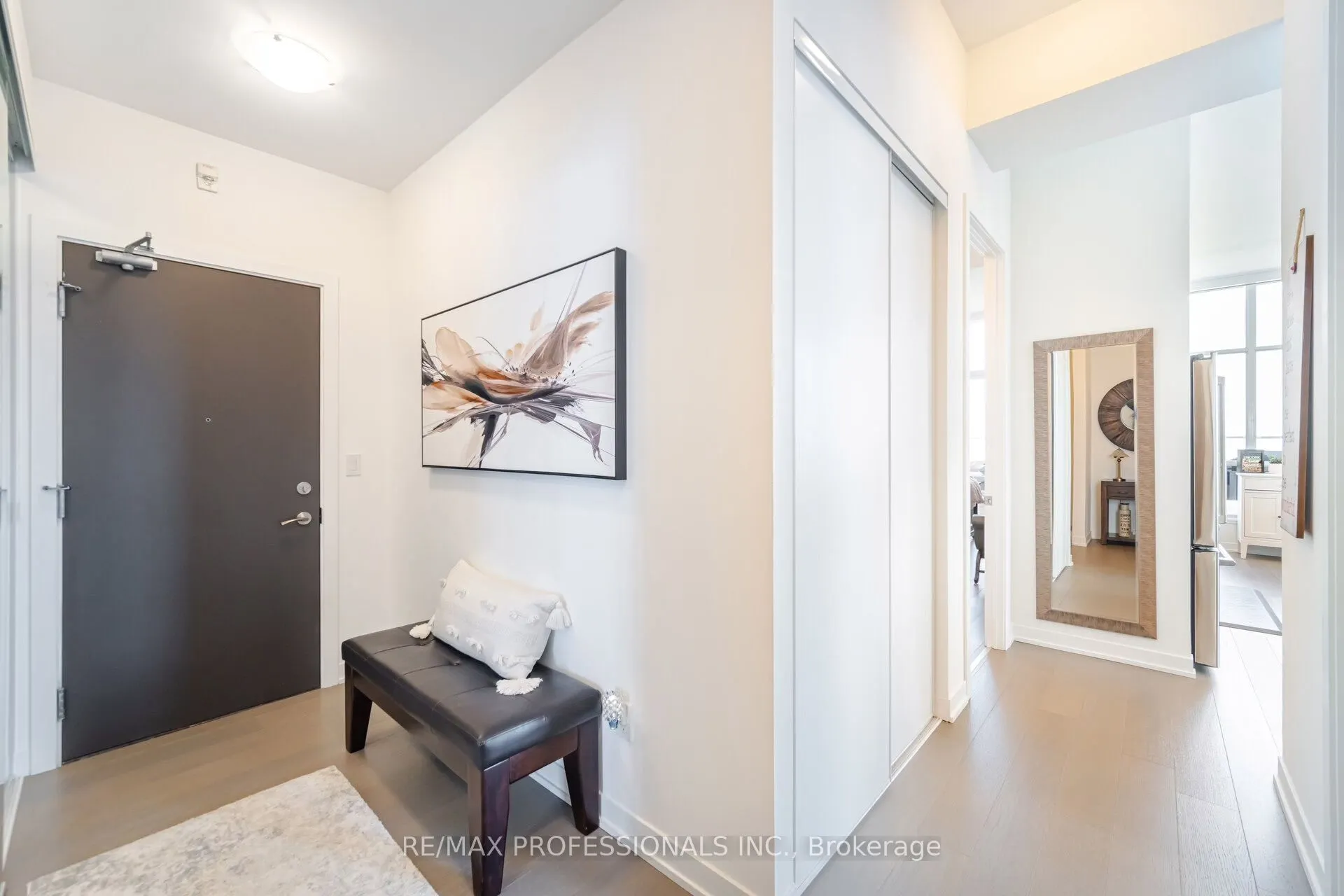550 North Service Road, #PH1504