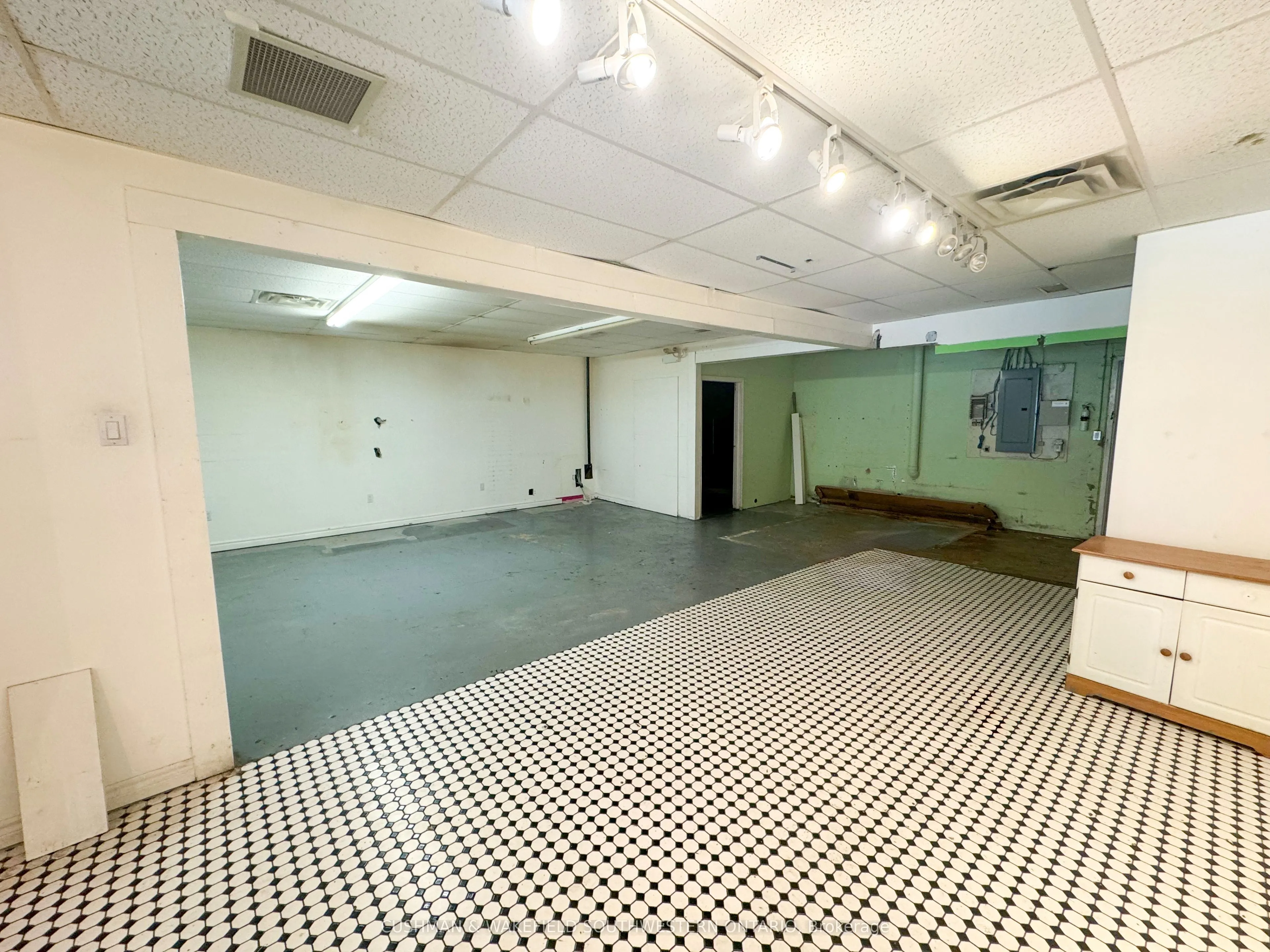502 Springbank Drive, #2