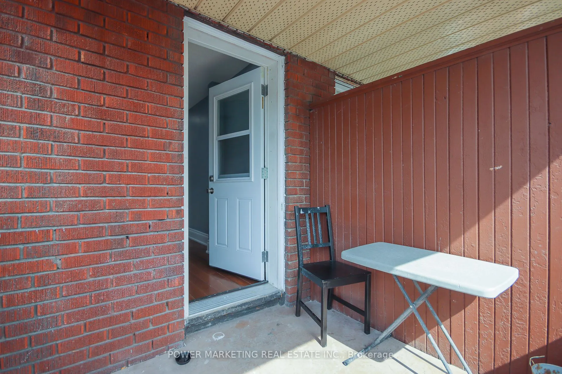 569 GLADSTONE Avenue