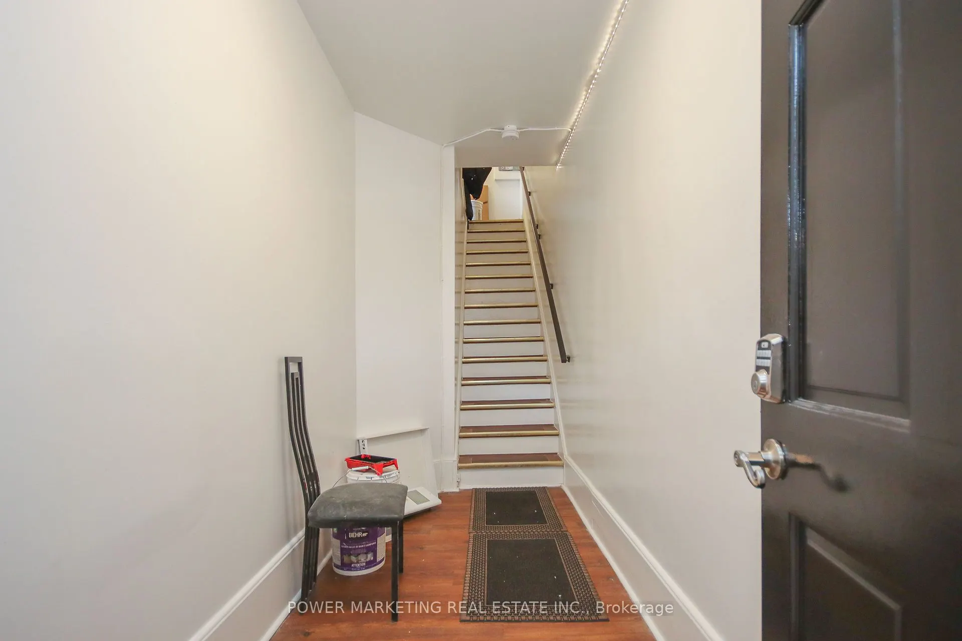 569 GLADSTONE Avenue