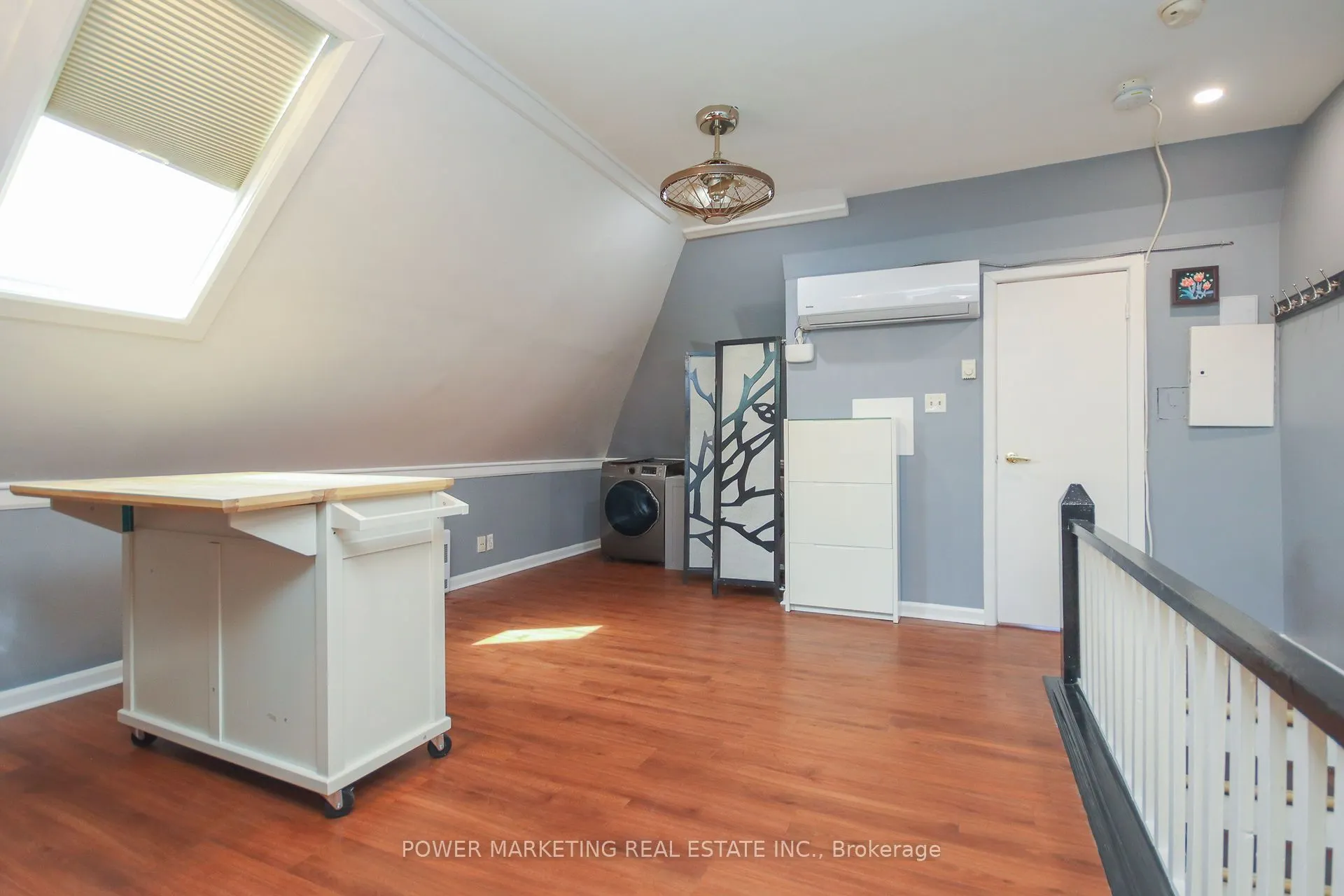 569 GLADSTONE Avenue