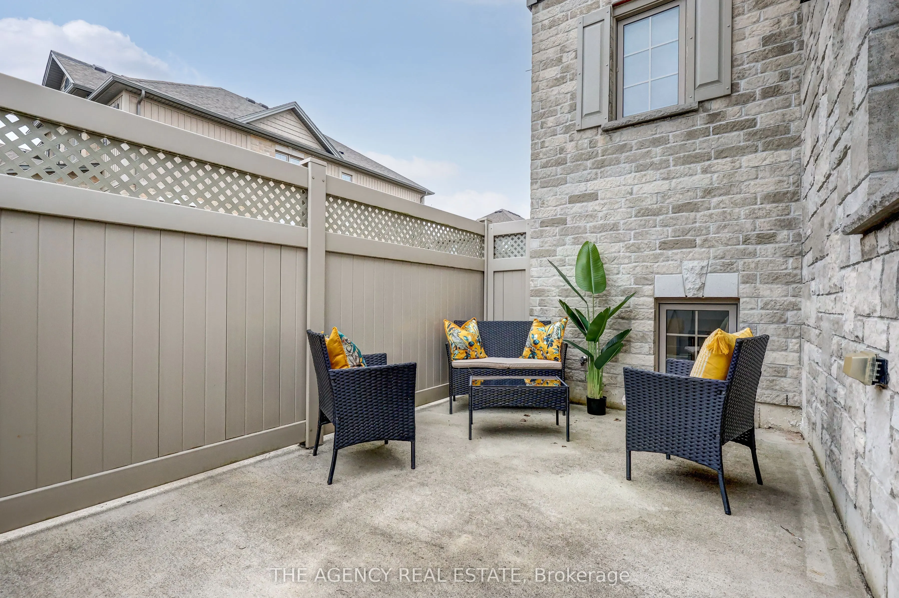 3200 Singleton Avenue, #82