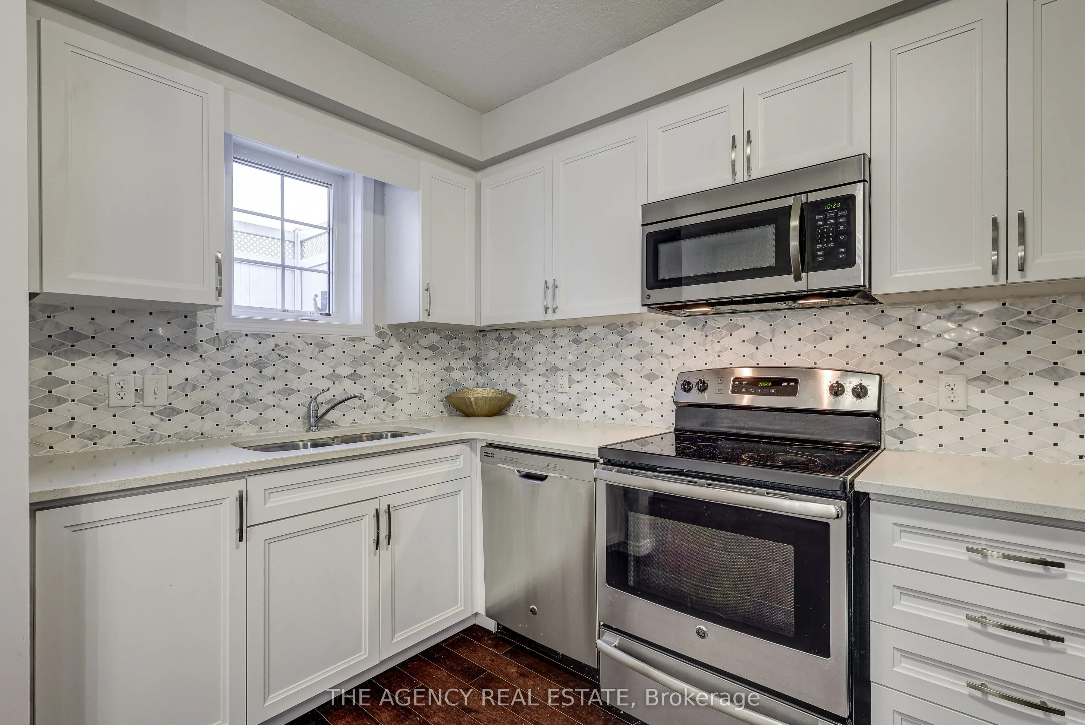 3200 Singleton Avenue, #82