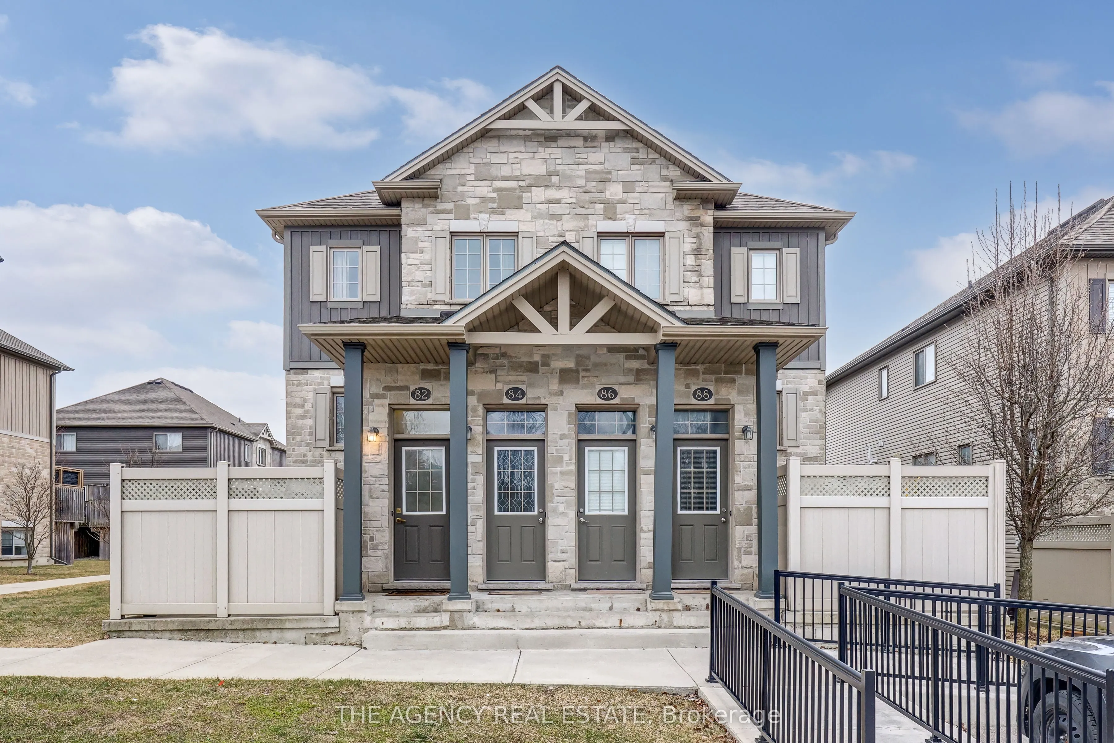3200 Singleton Avenue, #82