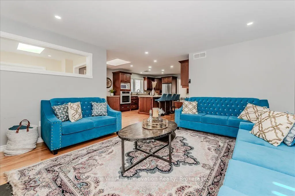 648 Bayhampton Crescent