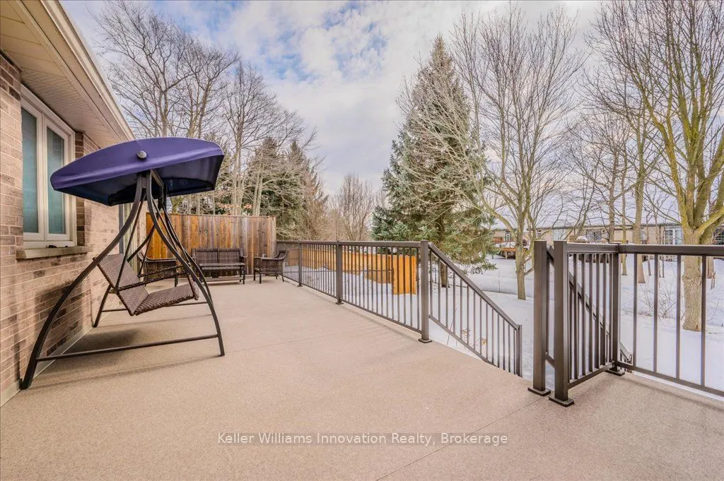 648 Bayhampton Crescent