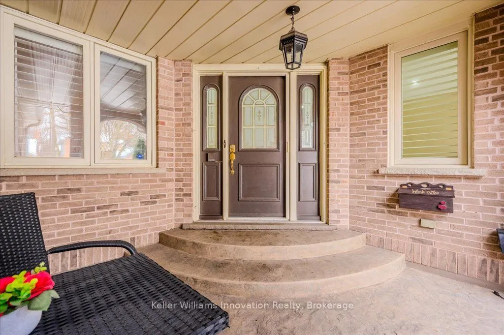 648 Bayhampton Crescent