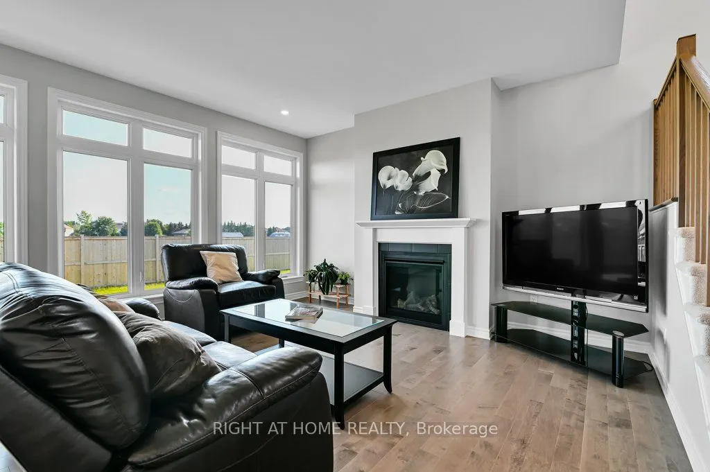 844 Snowdrop Crescent