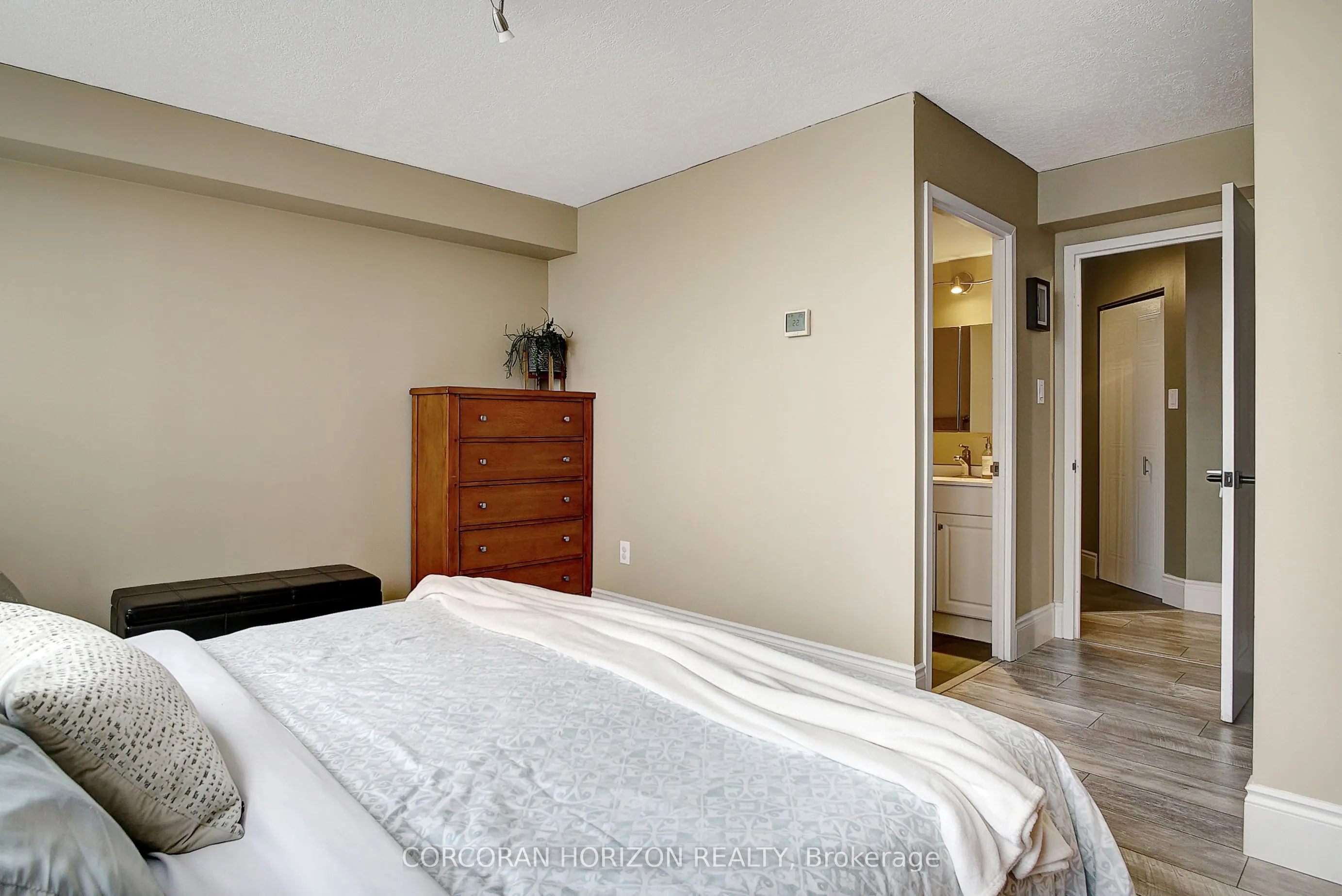 3227 King Street E #409
