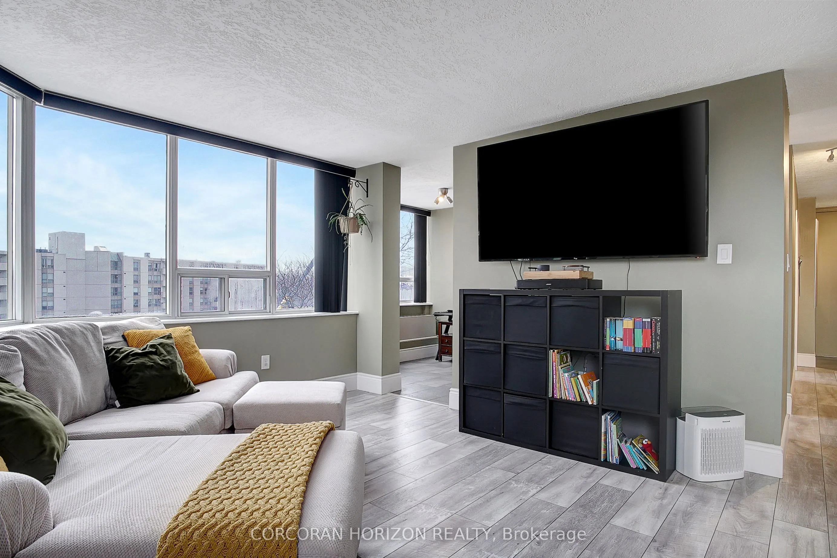 3227 King Street E #409