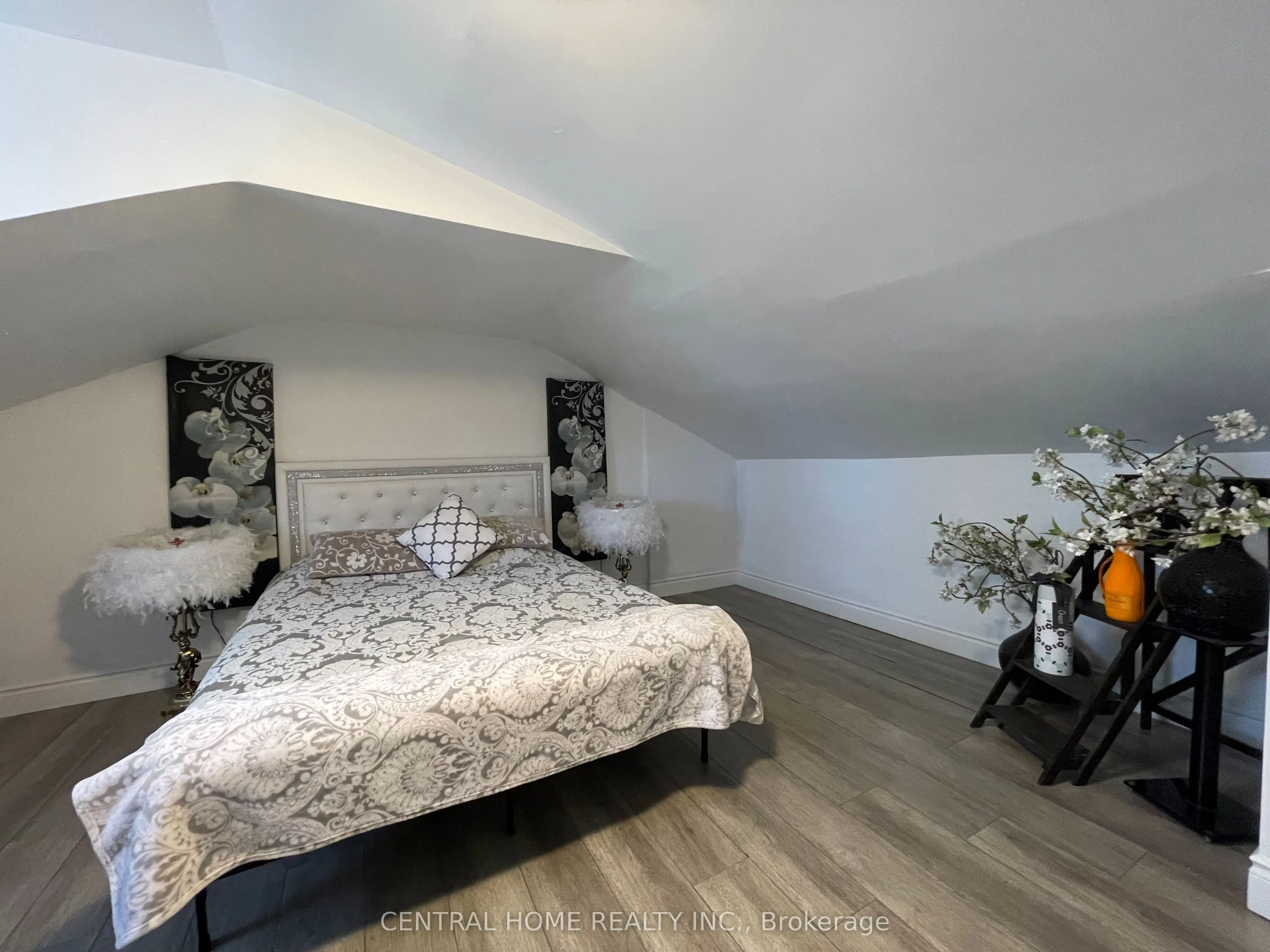 6068 Drummond Road