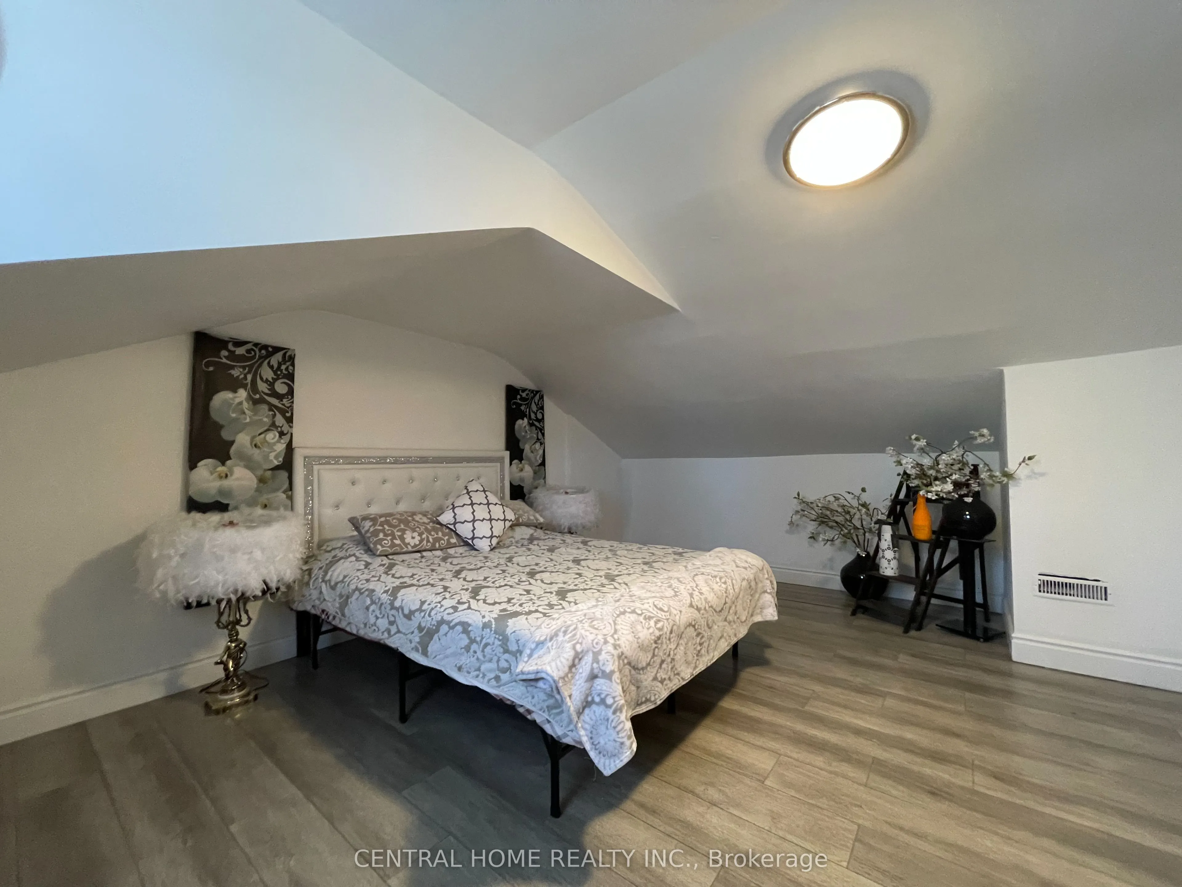 6068 Drummond Road