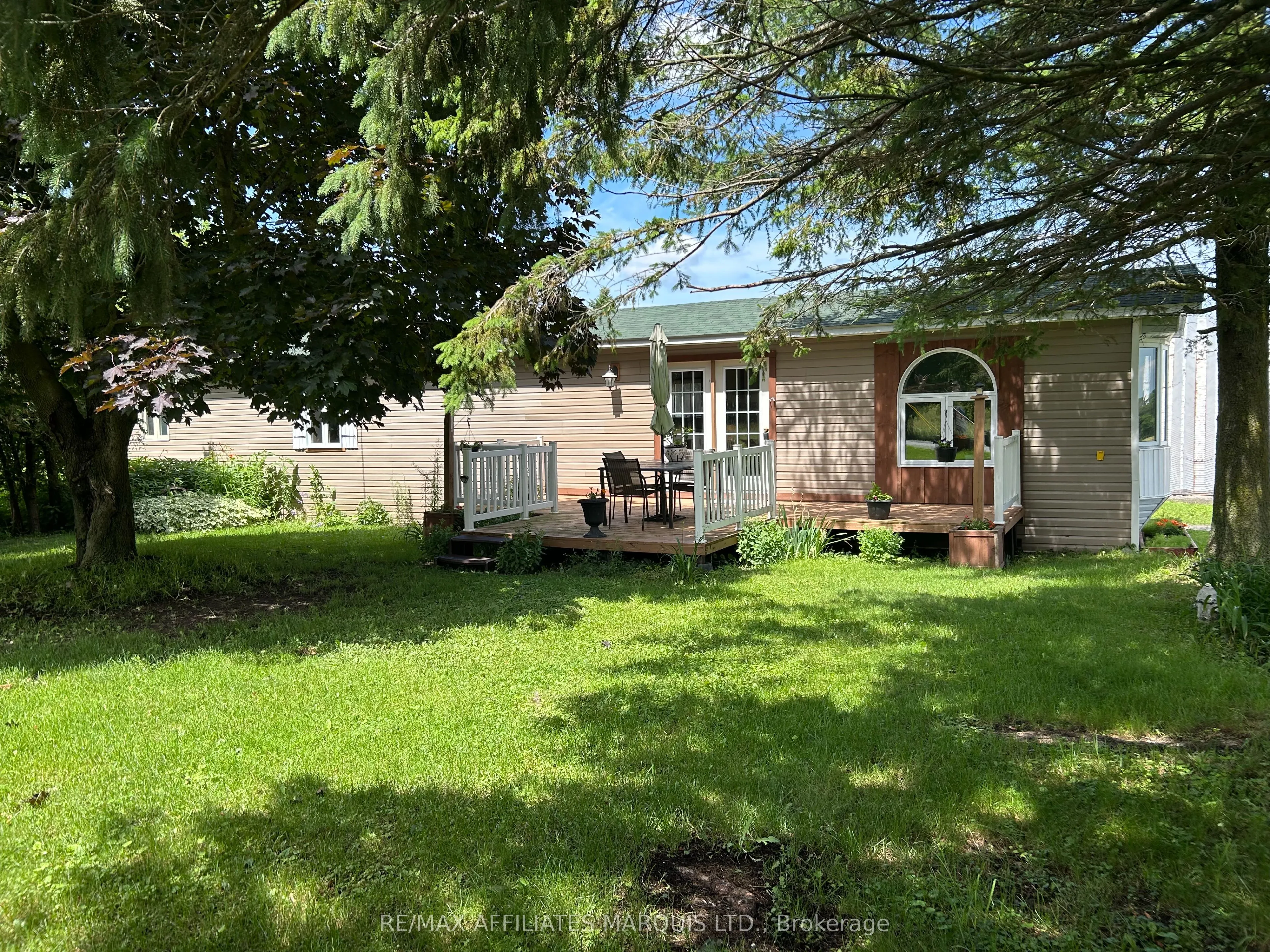 20977 Lochiel Road