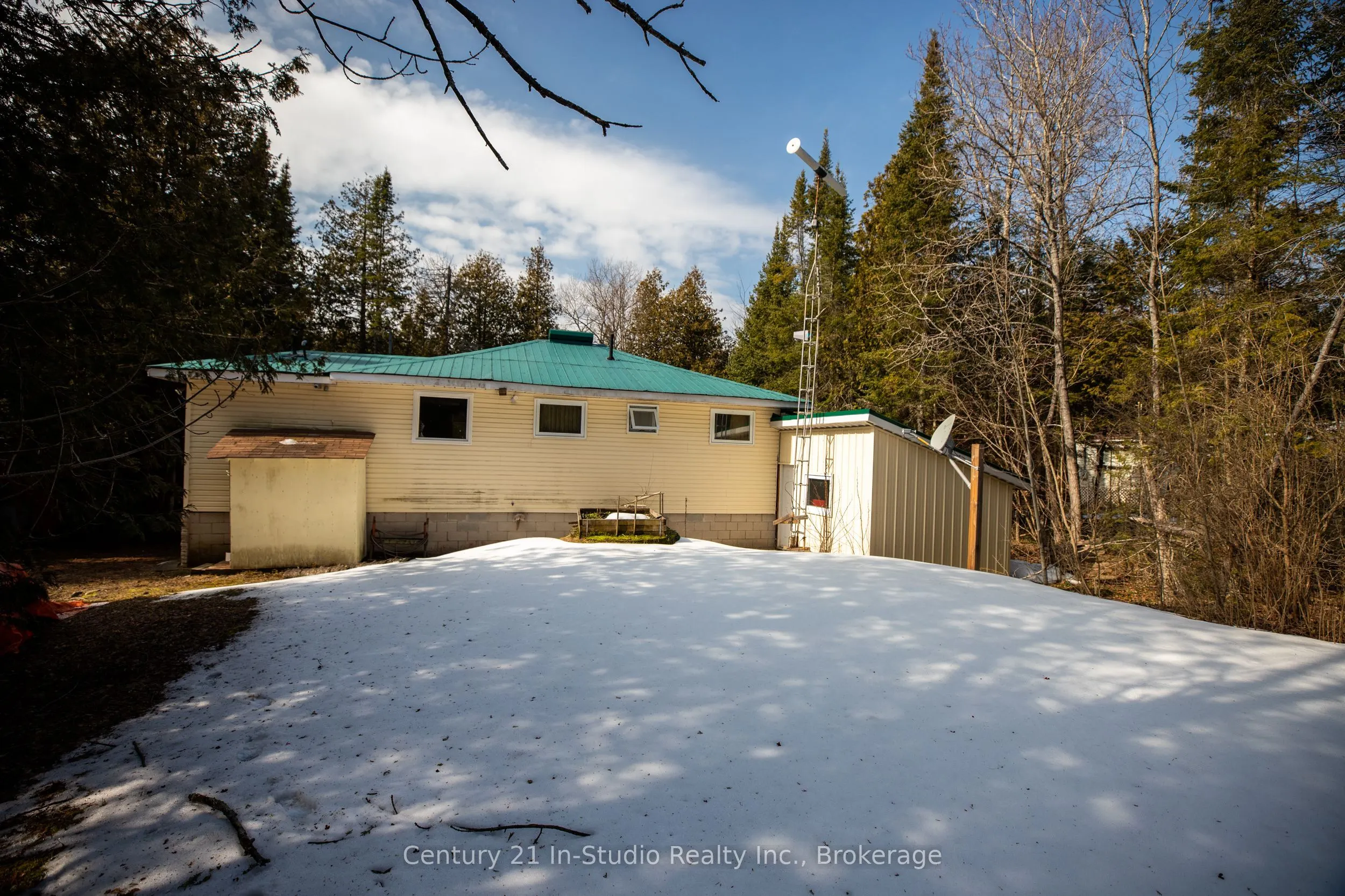 496 BERFORD LAKE Road