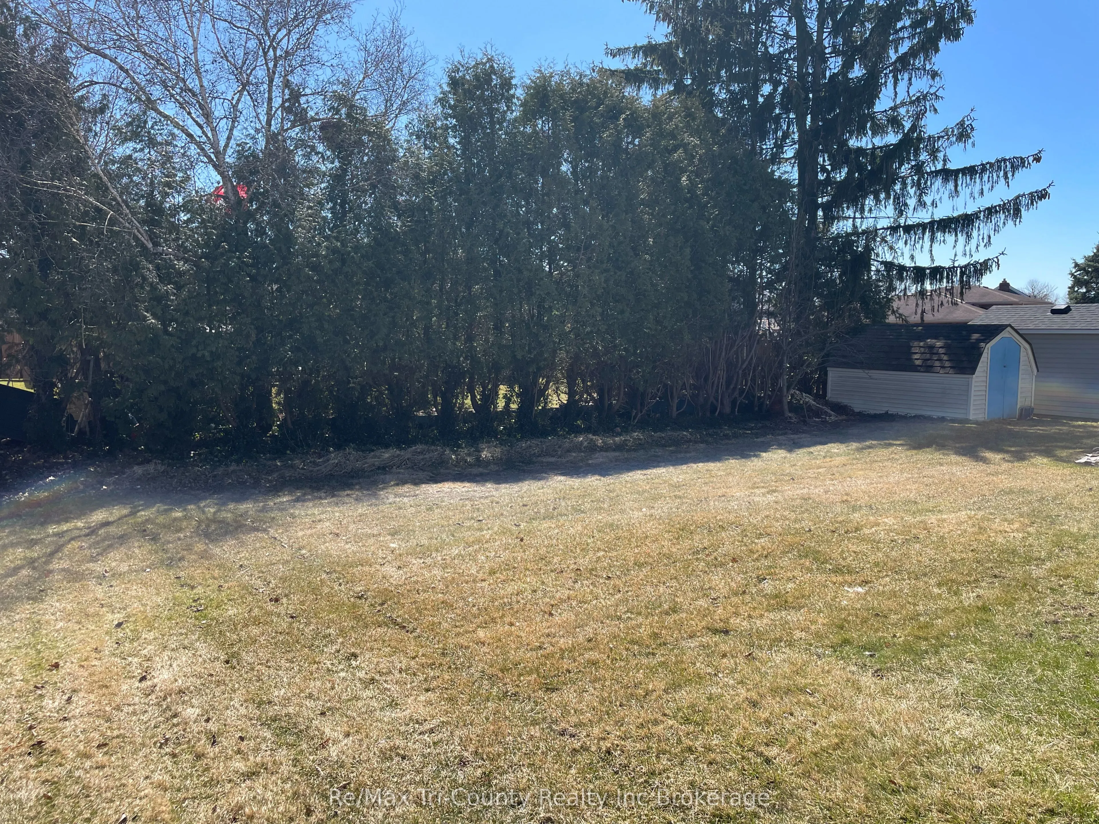 38 Adams Avenue