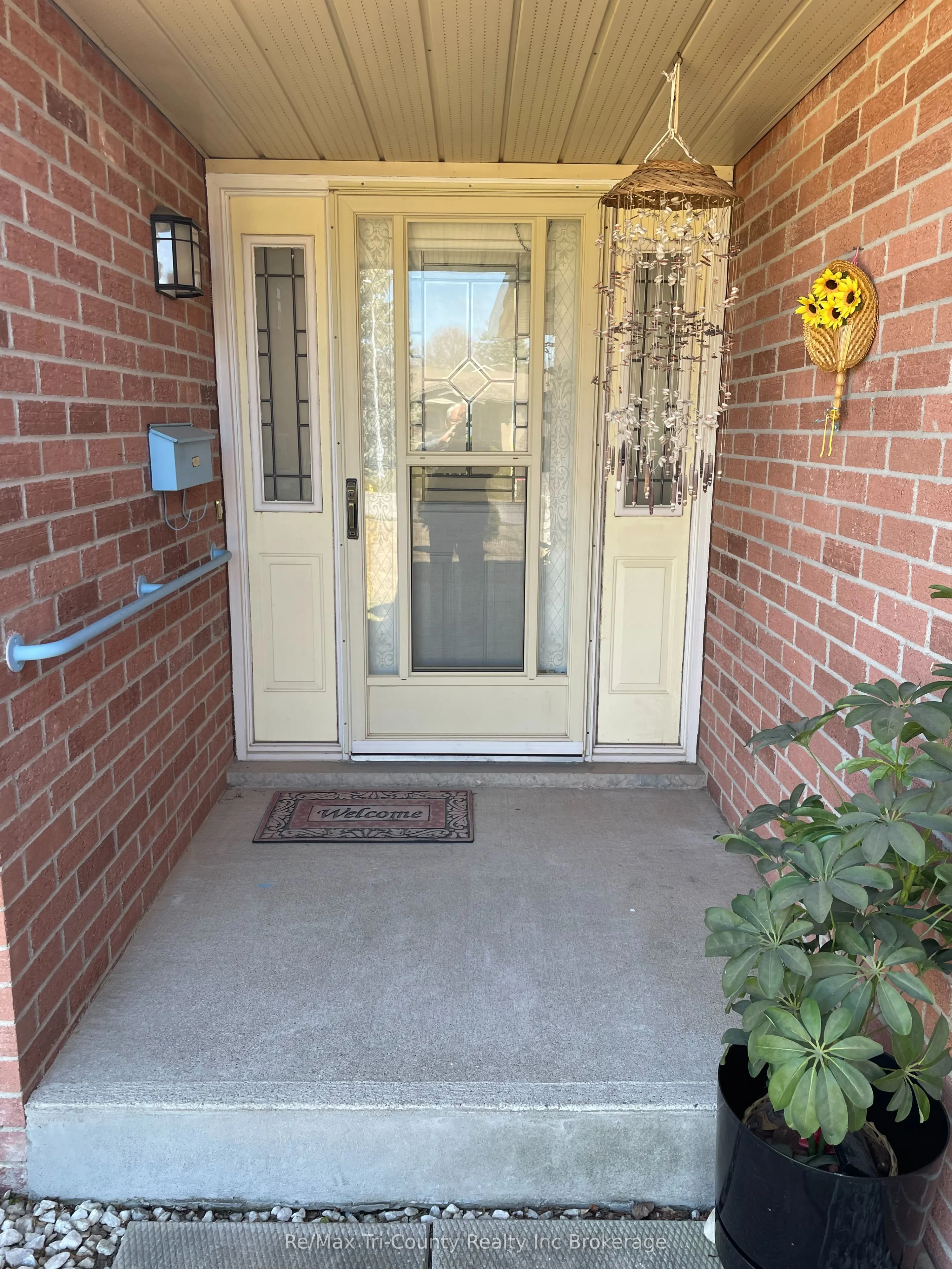 38 Adams Avenue