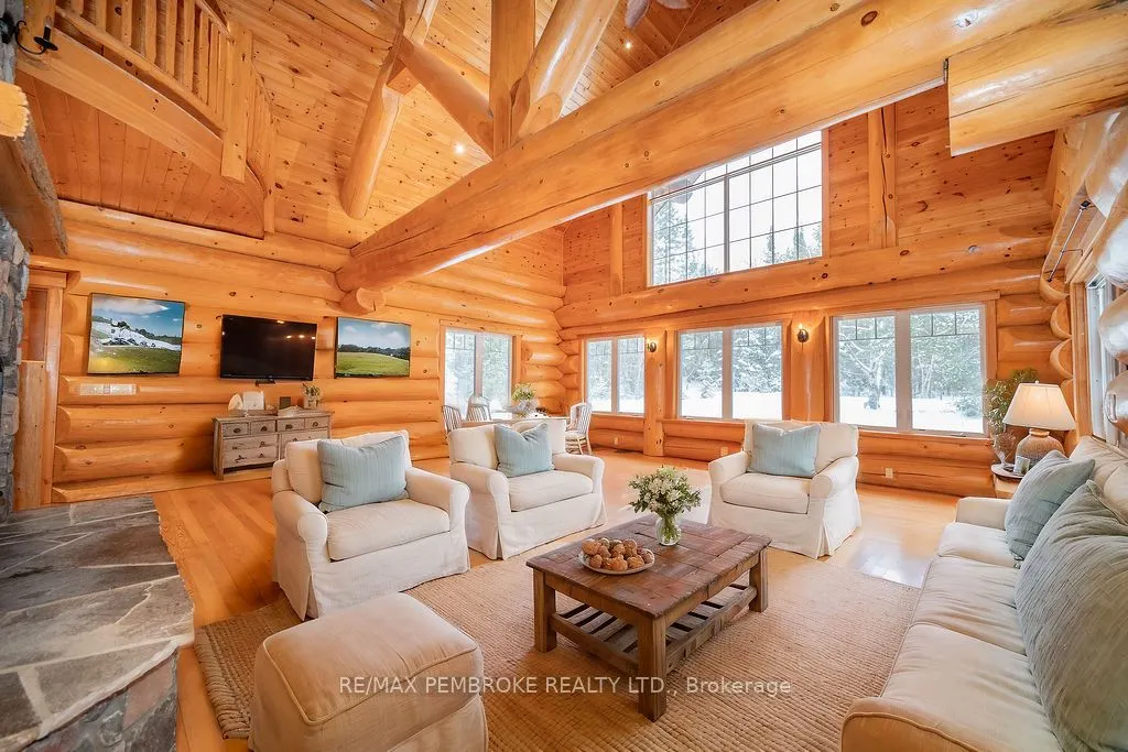 2467 Darling Road