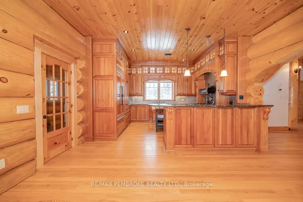 2467 Darling Road