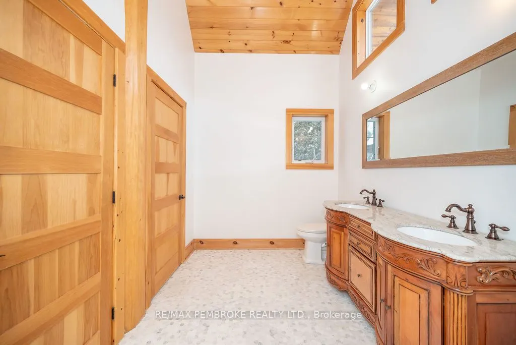 2467 Darling Road