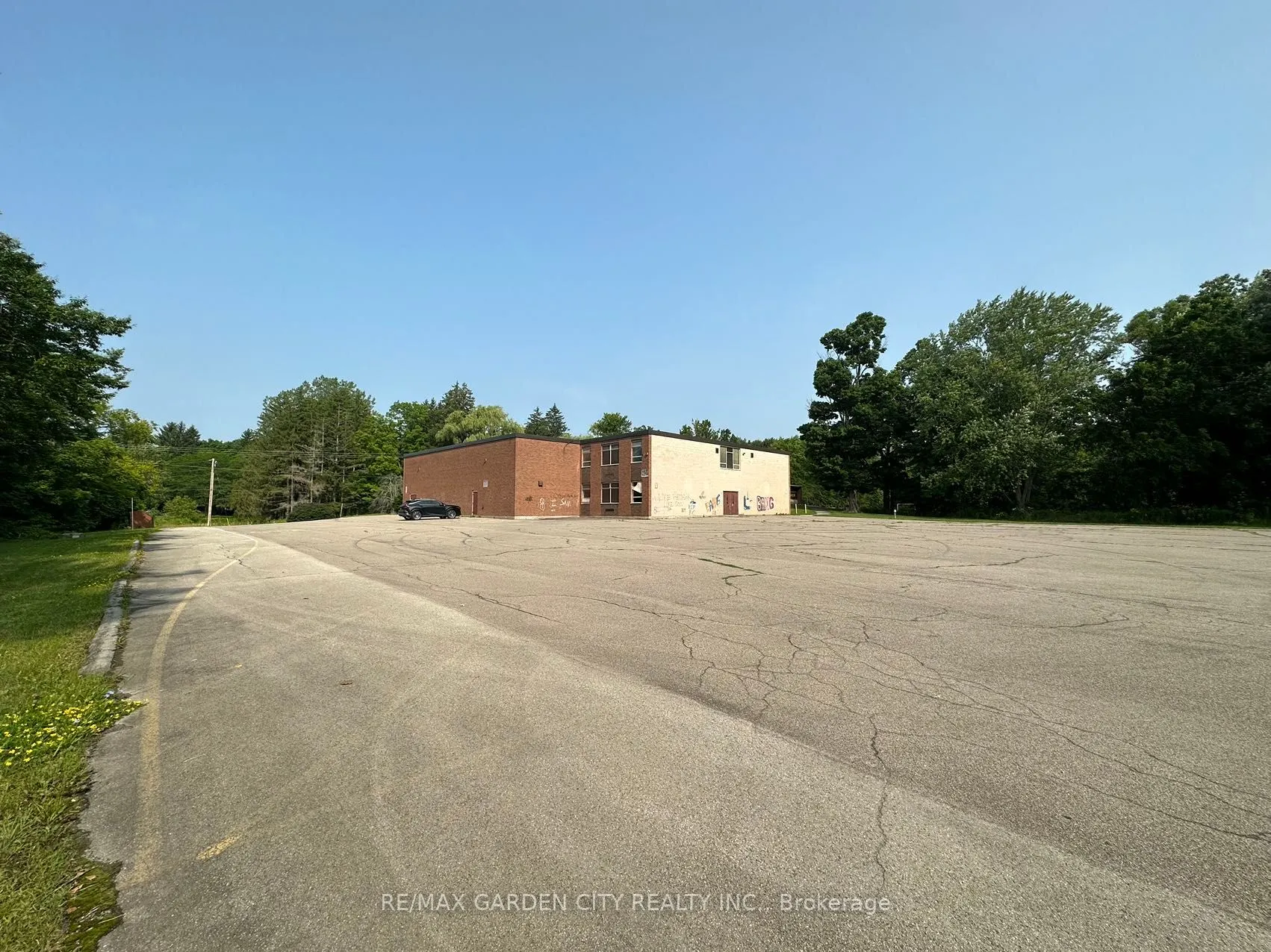 1165 Centre Street