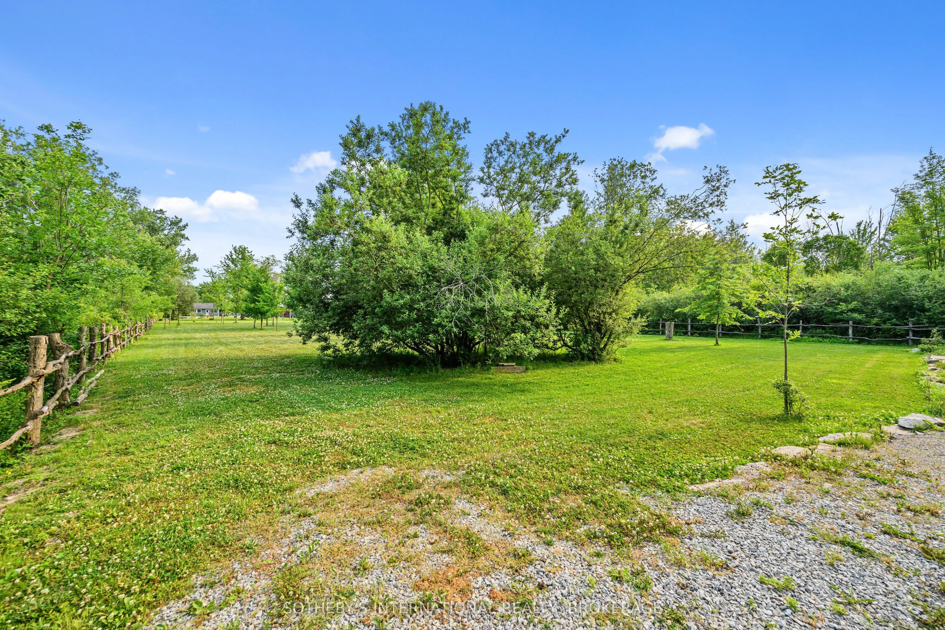 880 Edgemere Road