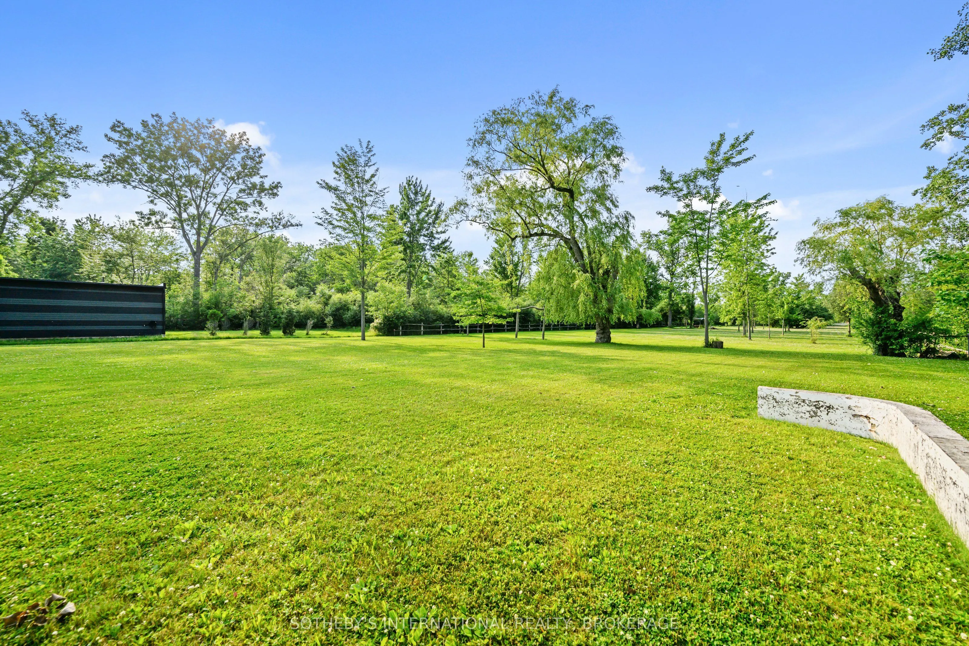 880 Edgemere Road