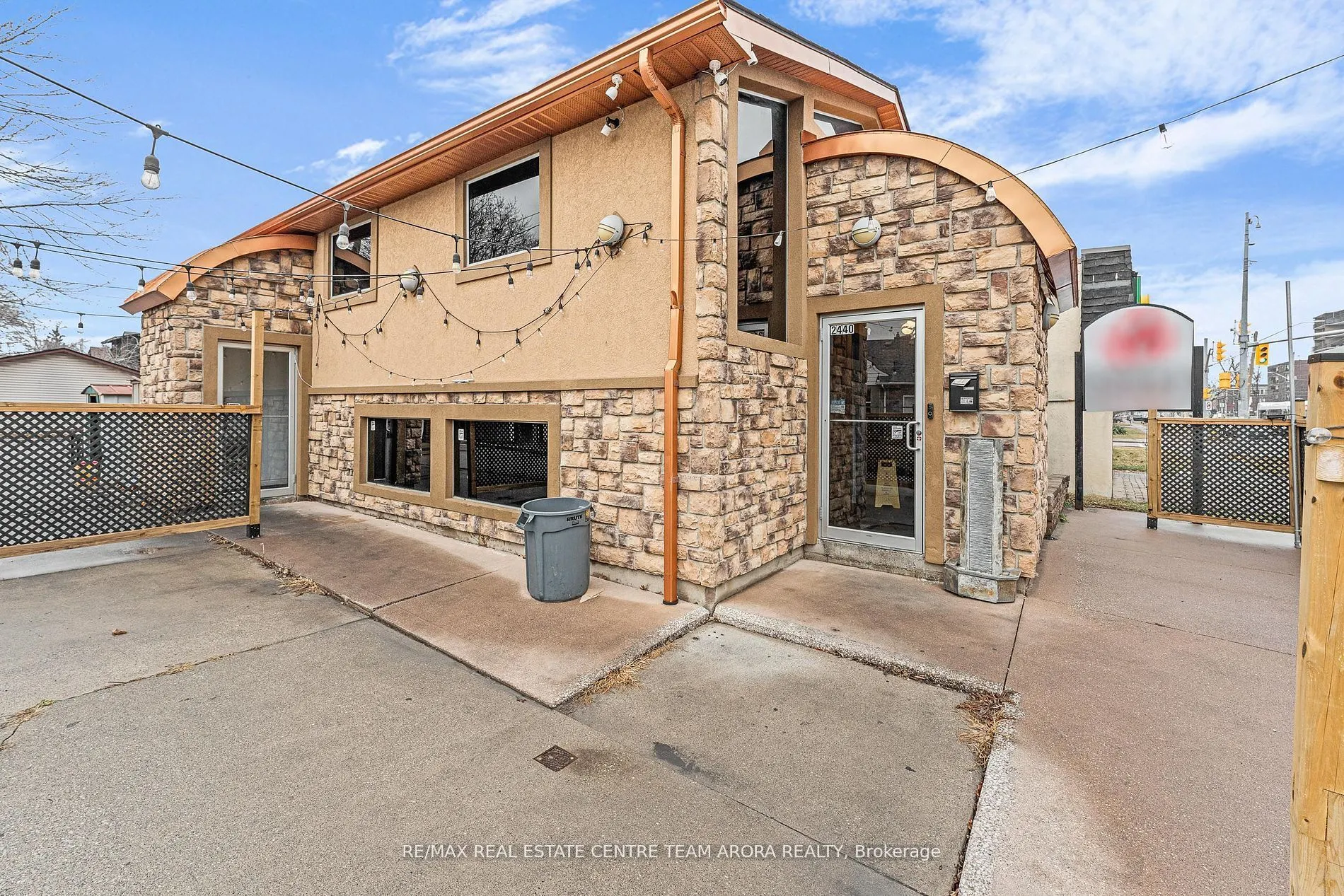 2440 University Avenue W