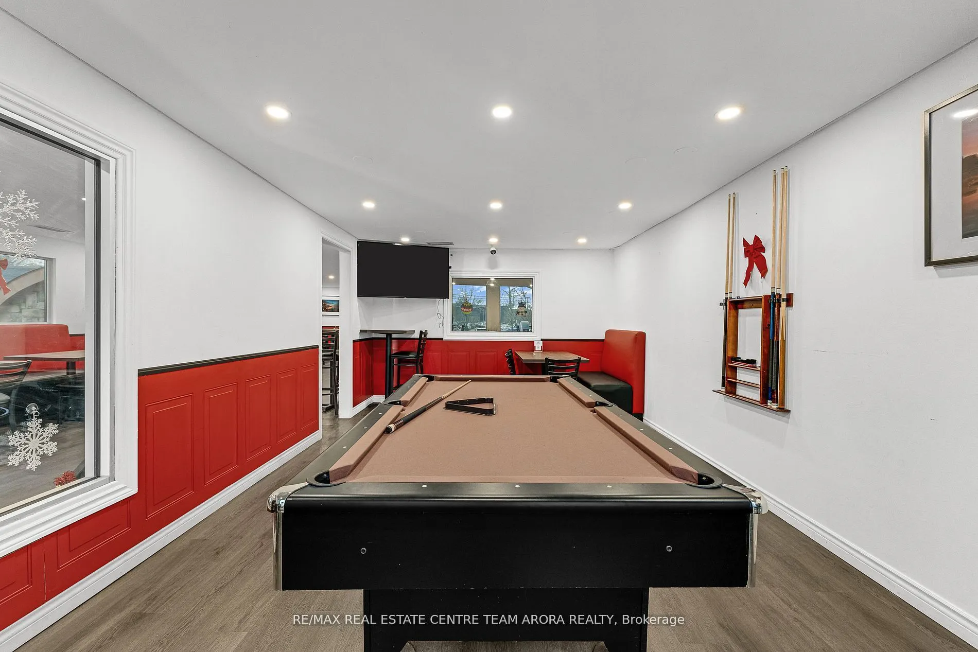 2440 University Avenue W