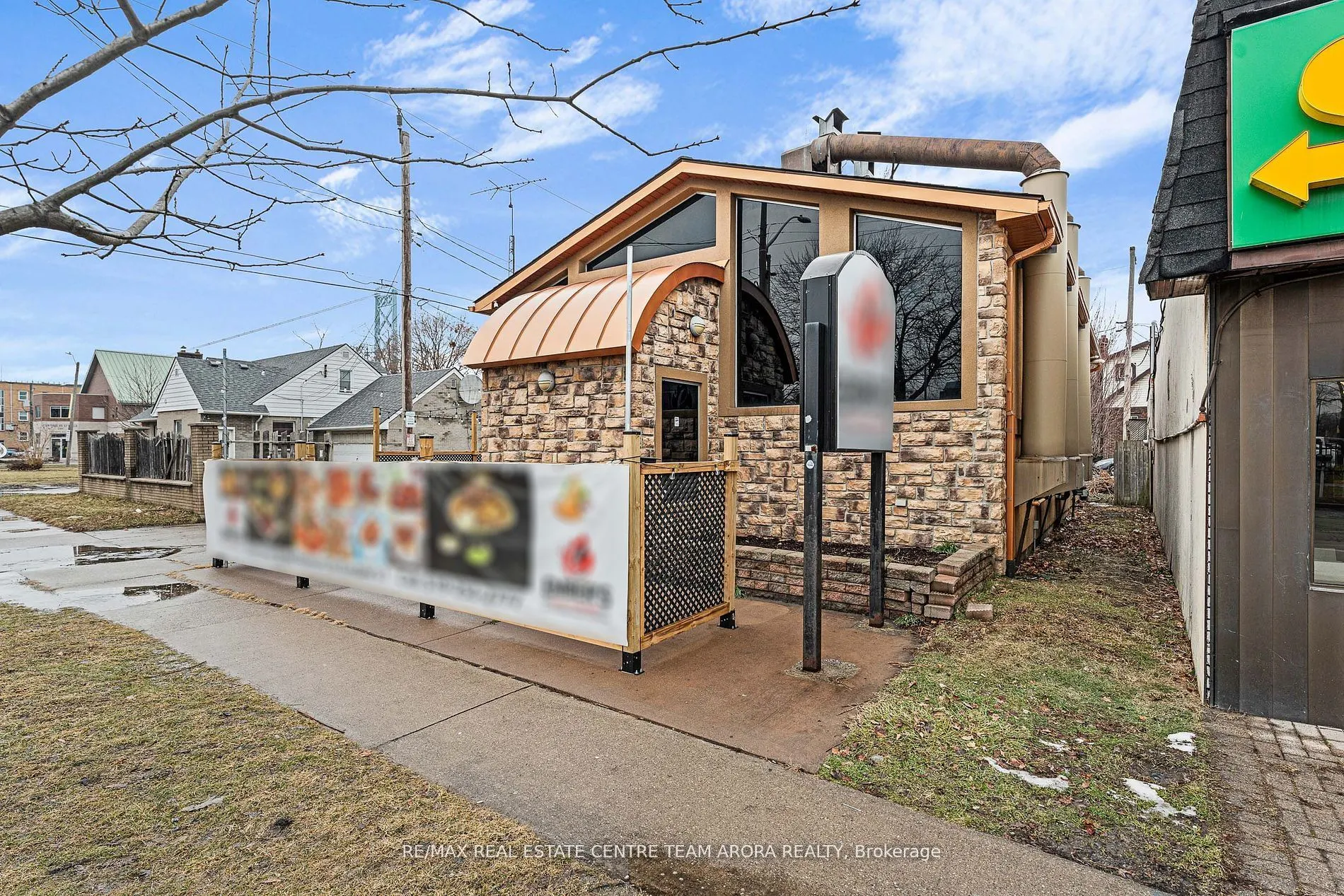 2440 University Avenue W