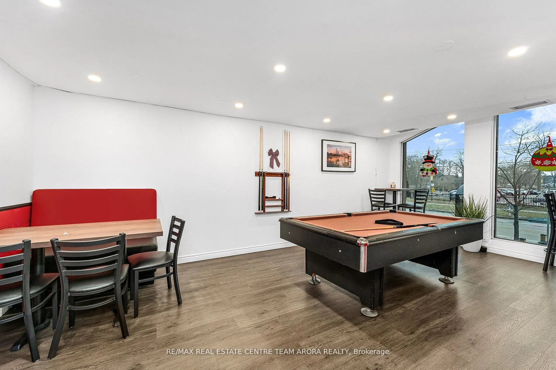 2440 University Avenue W