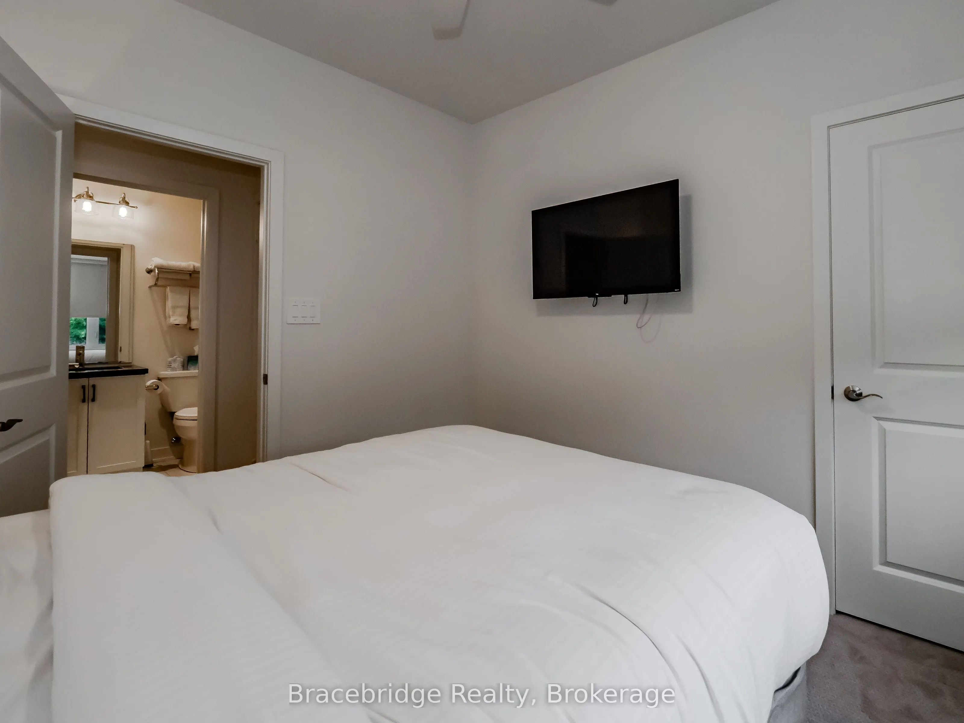 1869 Muskoka Rd 118 Highway W, #BHV-B203