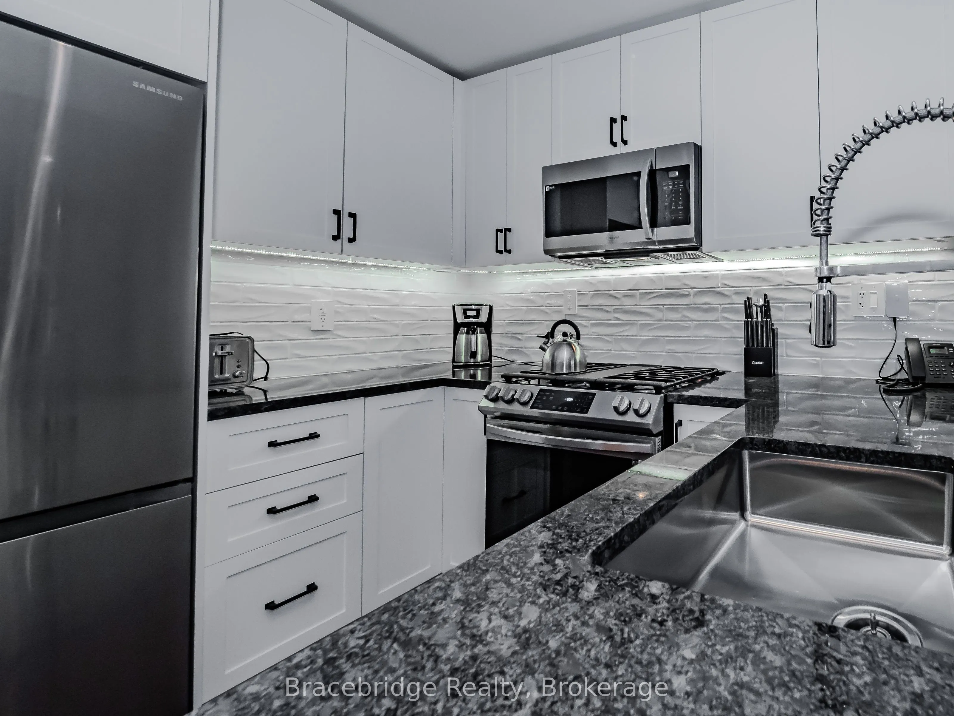 1869 Muskoka Rd 118 Highway W, #BHV-B203
