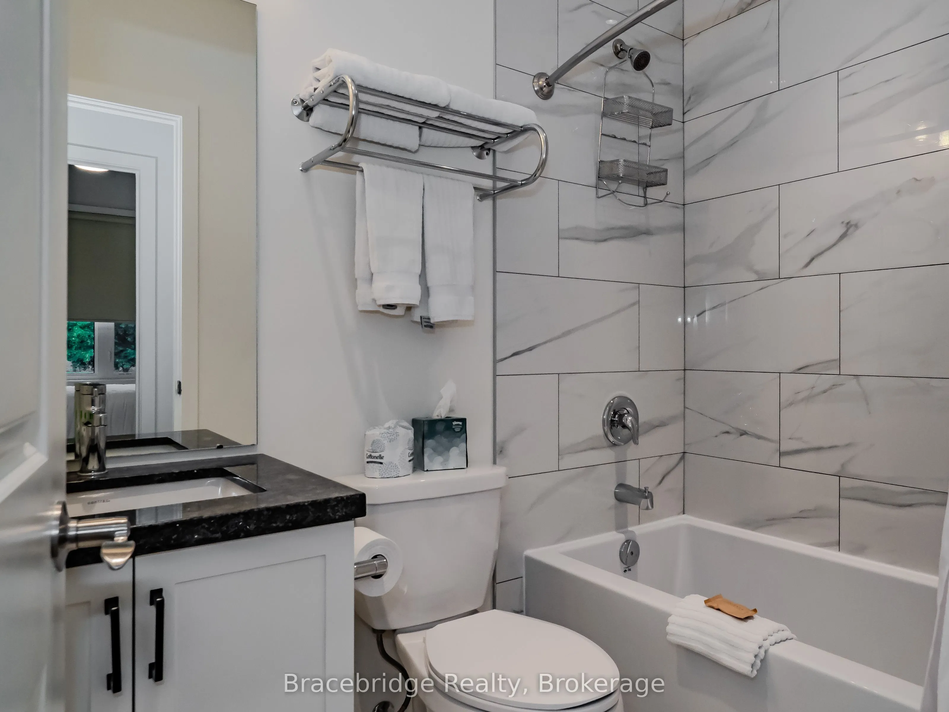 1869 Muskoka Rd 118 Highway W, #BHV-B203