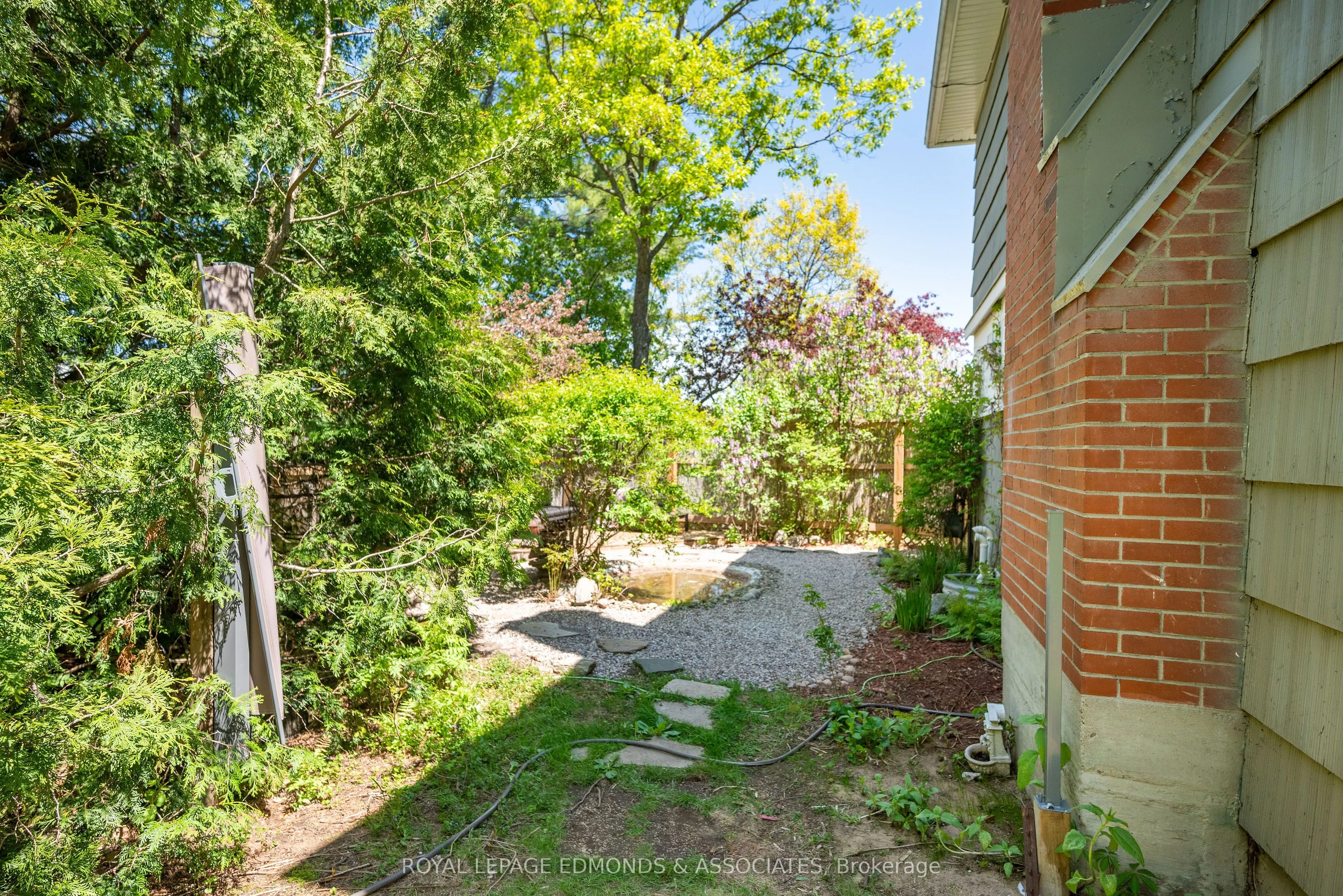 3 Huron Street