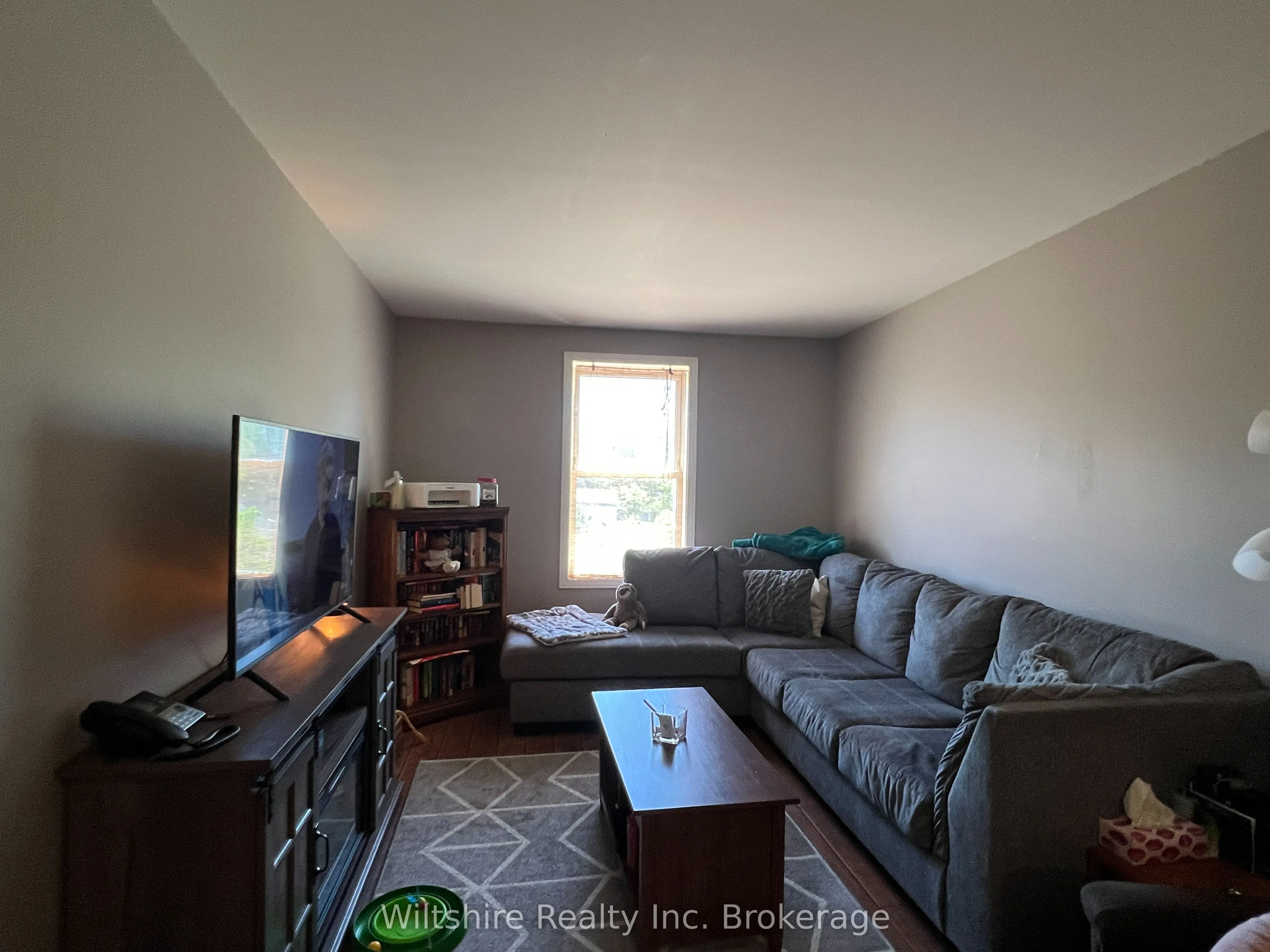 407 Main Street E