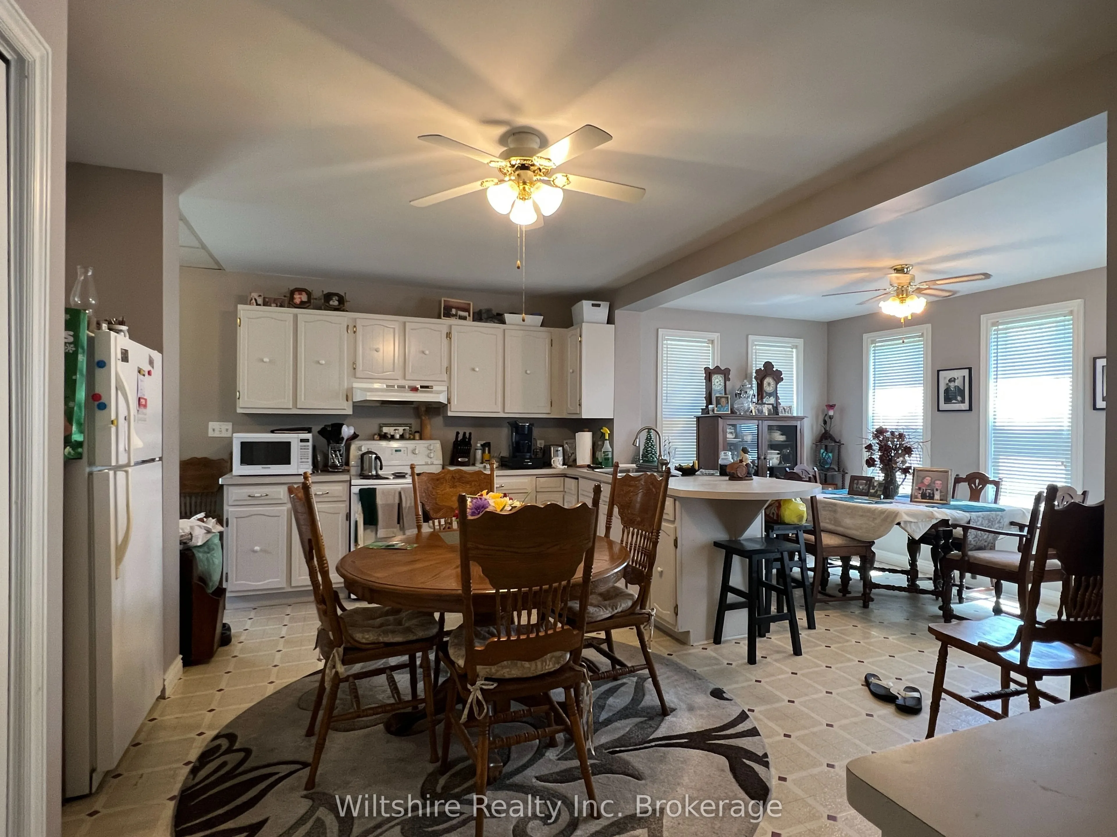 407 Main Street E