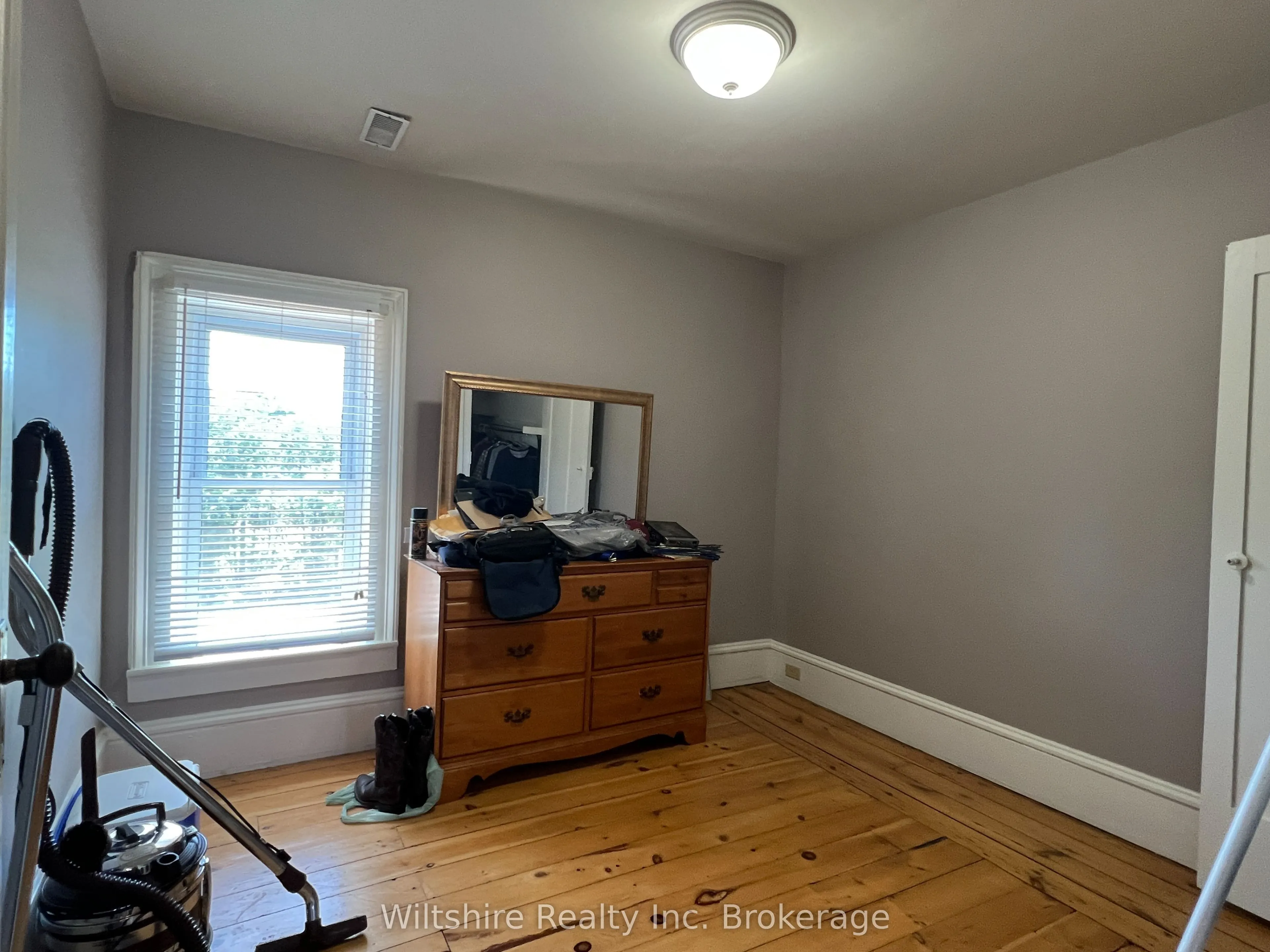 407 Main Street E