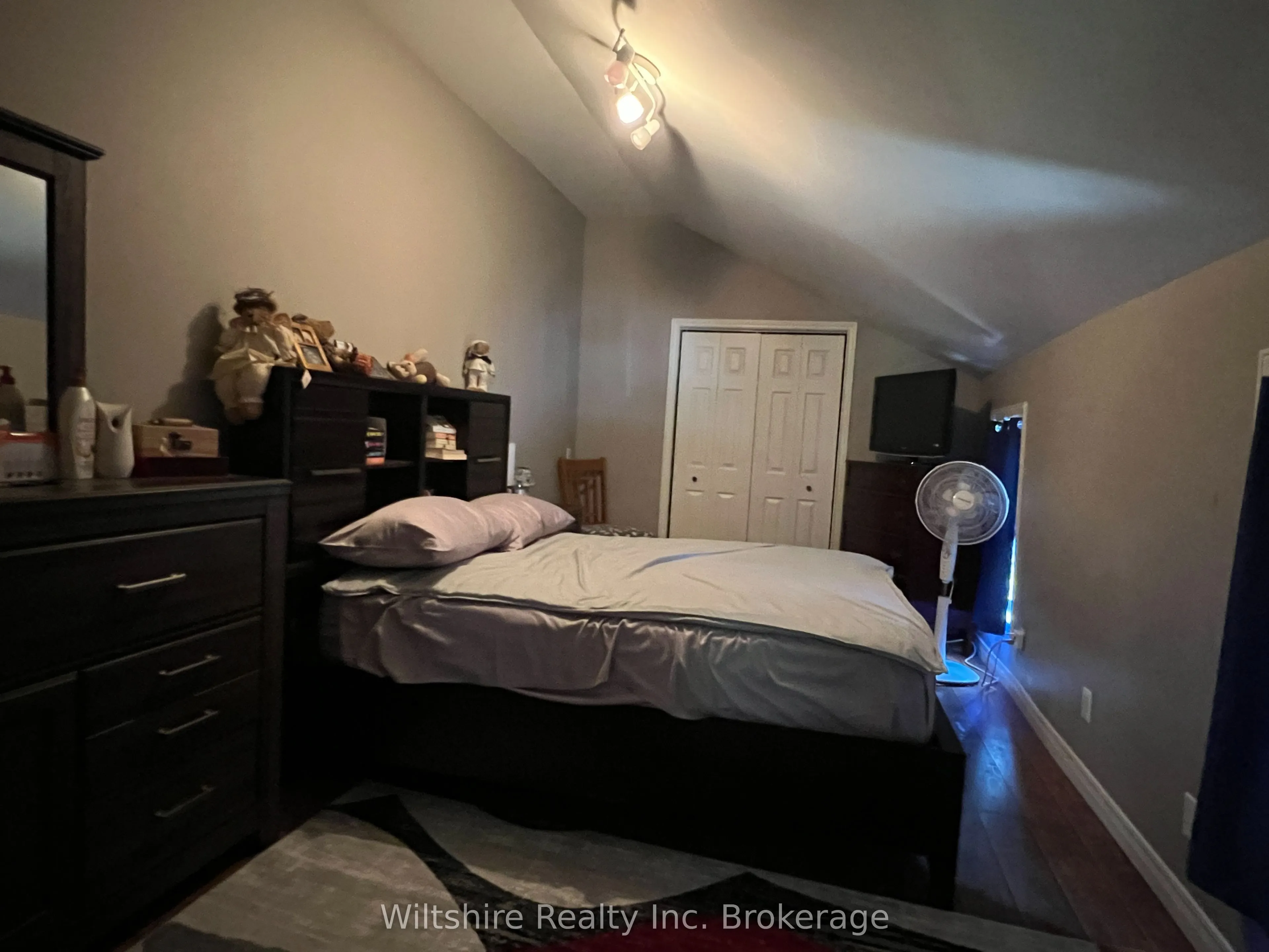 407 Main Street E