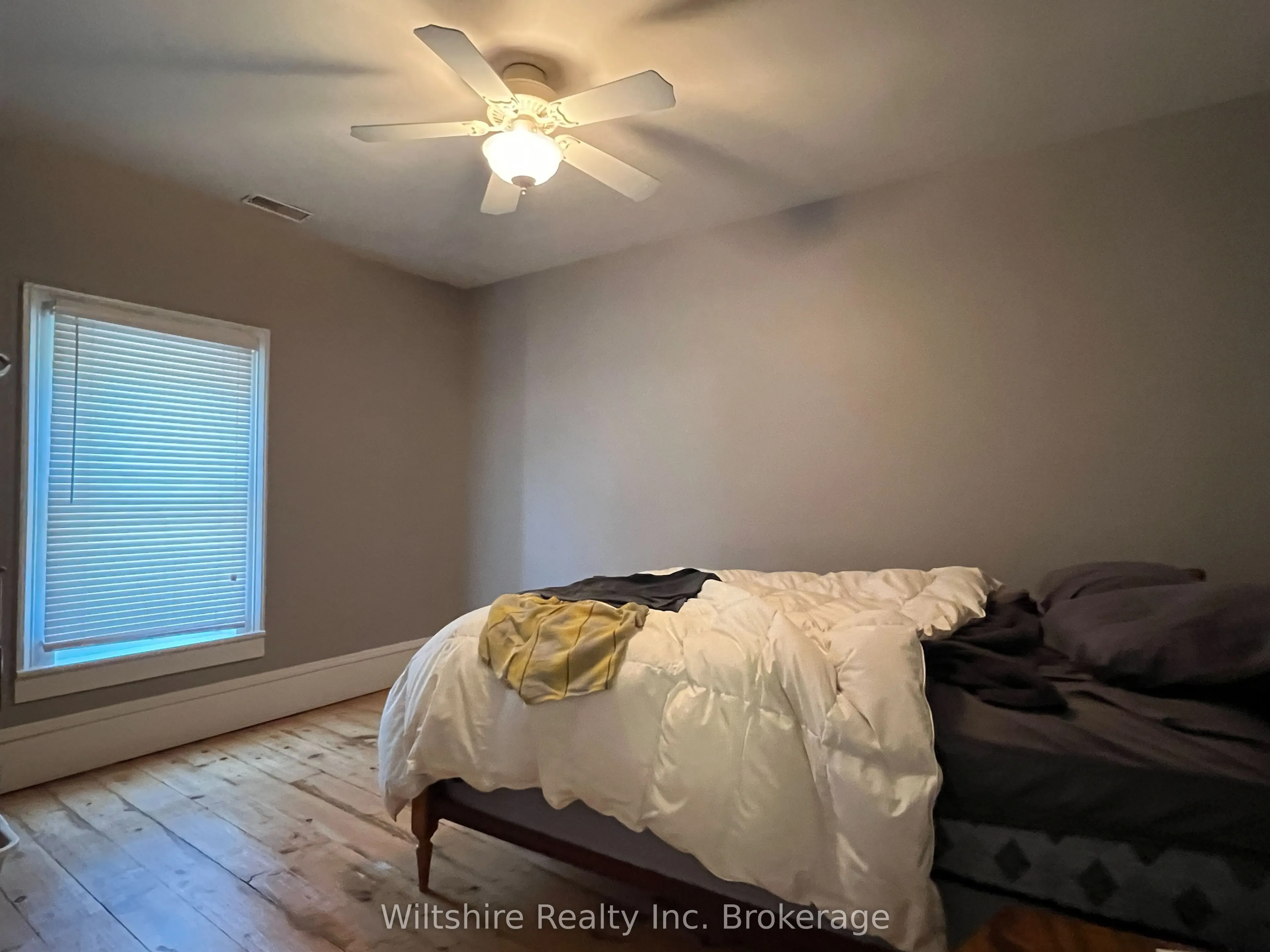 407 Main Street E