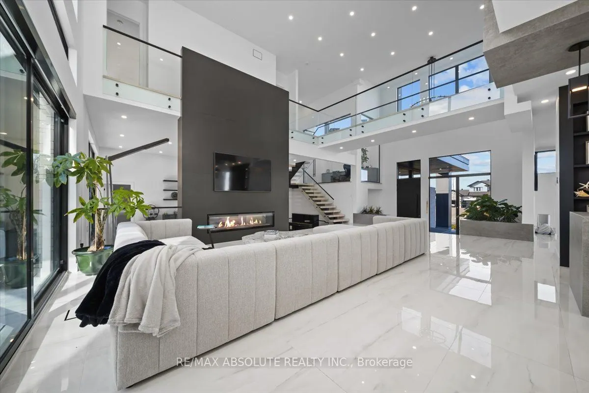 553 SHOREWAY Drive