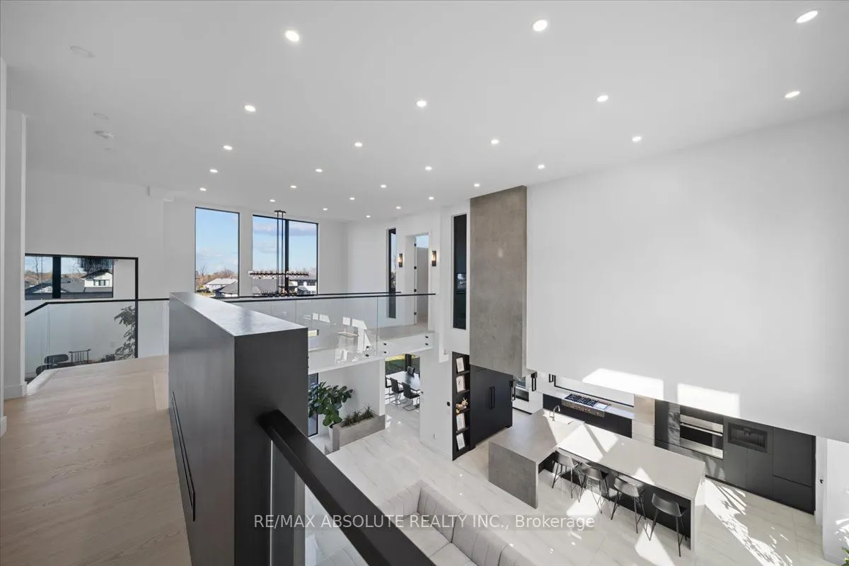 553 SHOREWAY Drive
