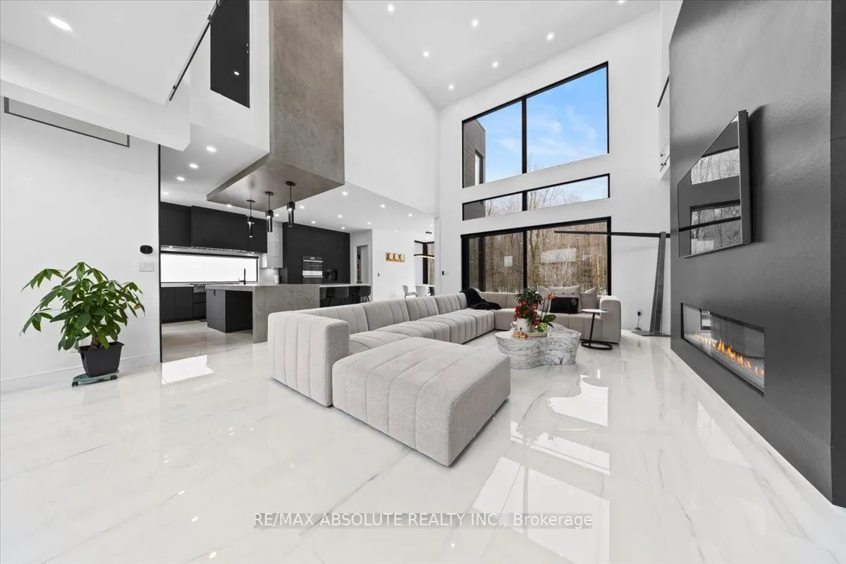 553 SHOREWAY Drive