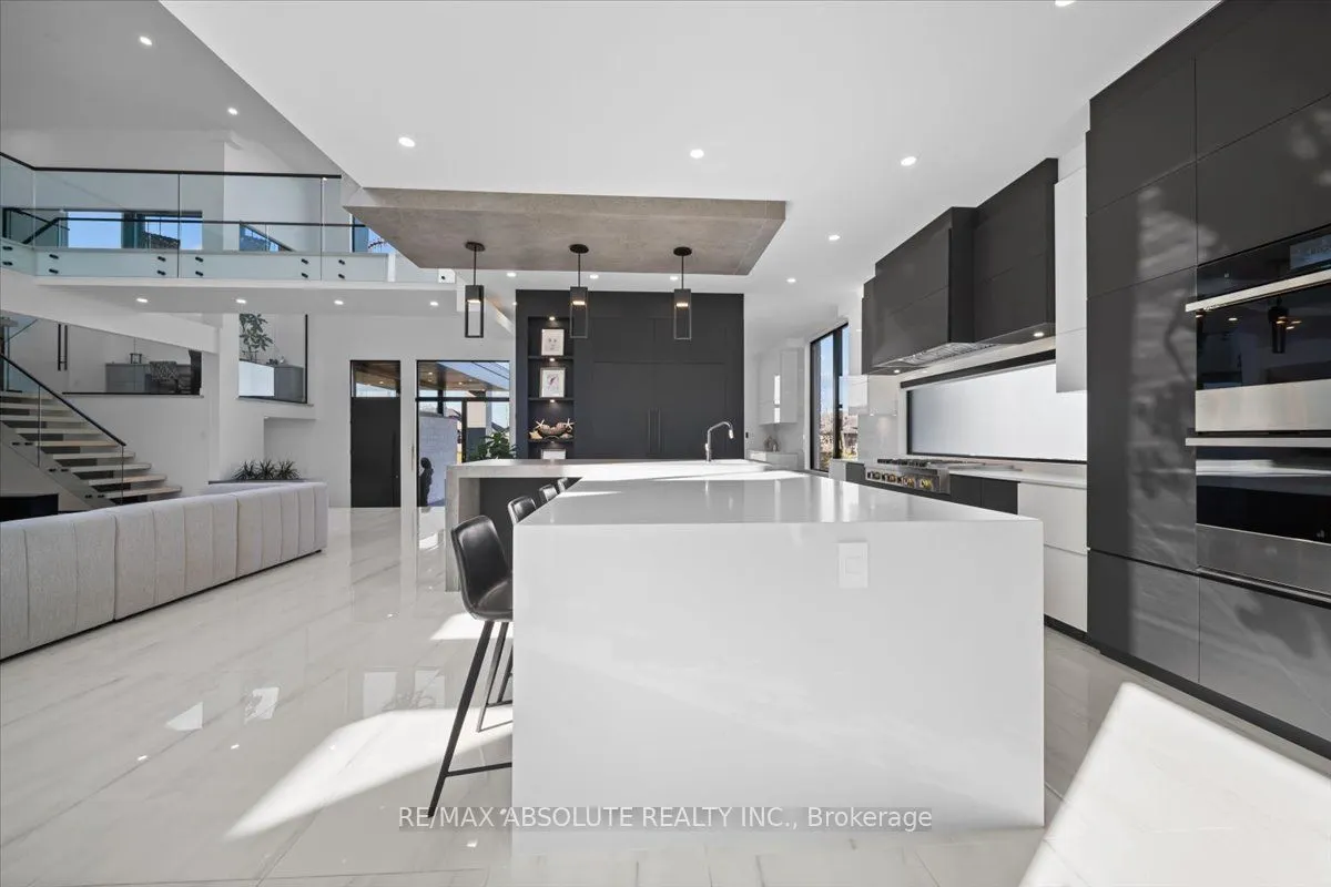 553 SHOREWAY Drive